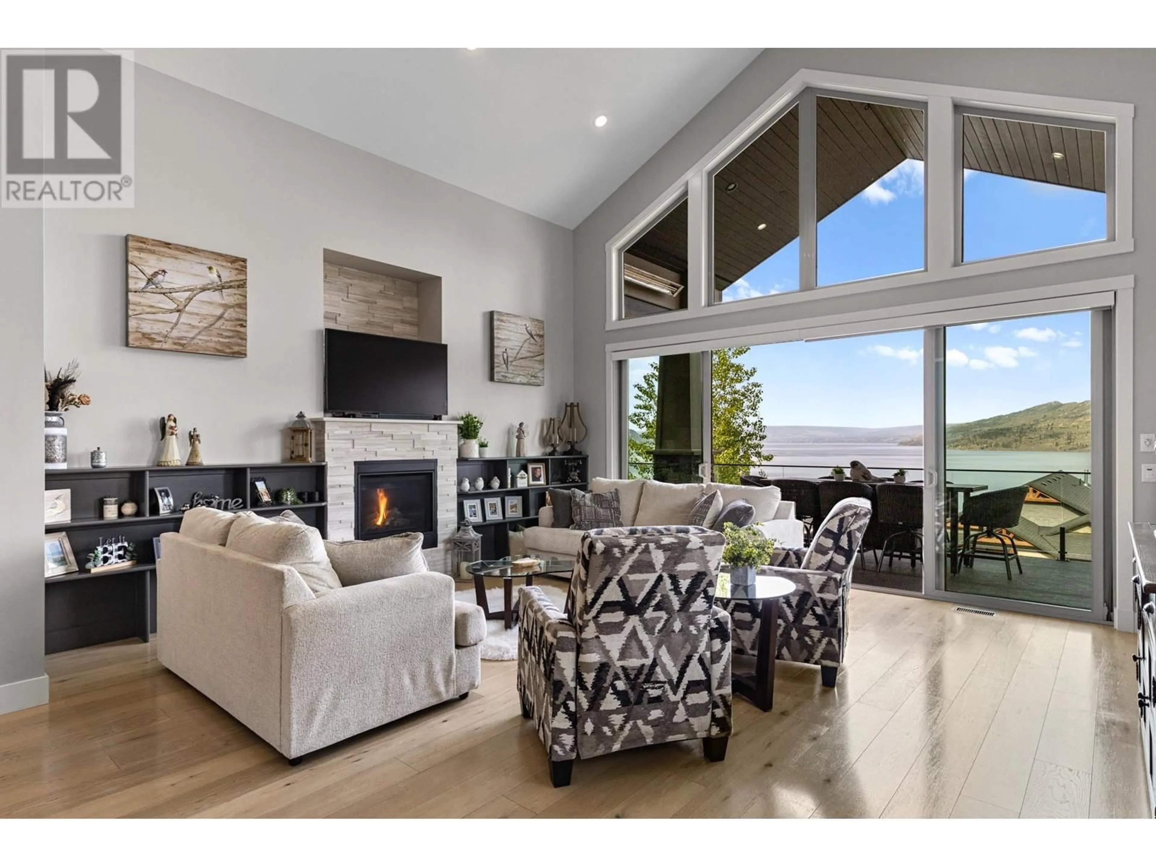 Living room with furniture, unknown for 1 - 6267 SUNDSTROM COURT, Peachland British Columbia V0H1X7