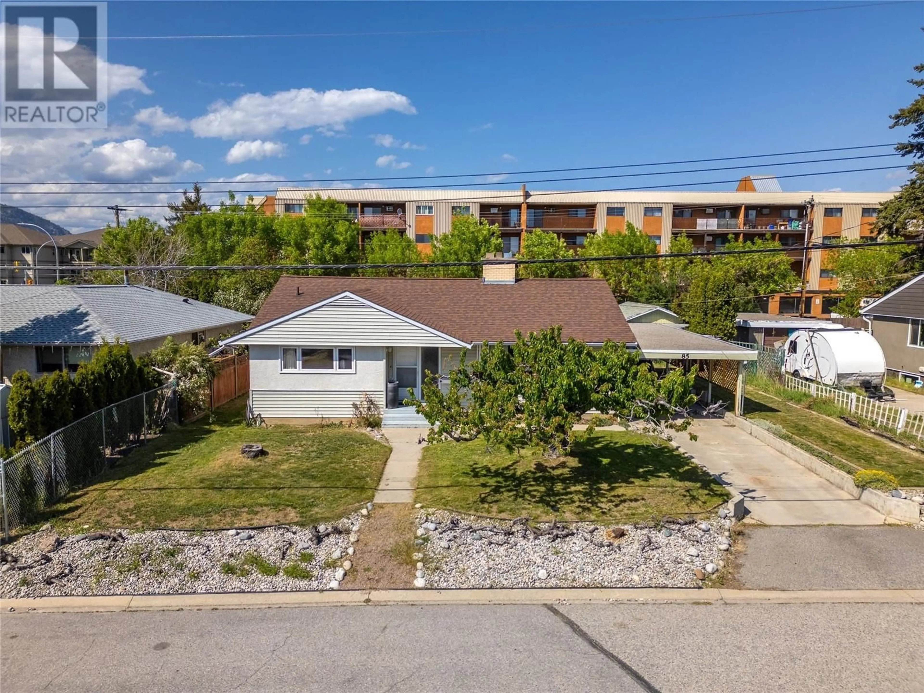 A pic from outside/outdoor area/front of a property/back of a property/a pic from drone, street for 85 GRANBY PLACE, Penticton British Columbia V2A2Z3
