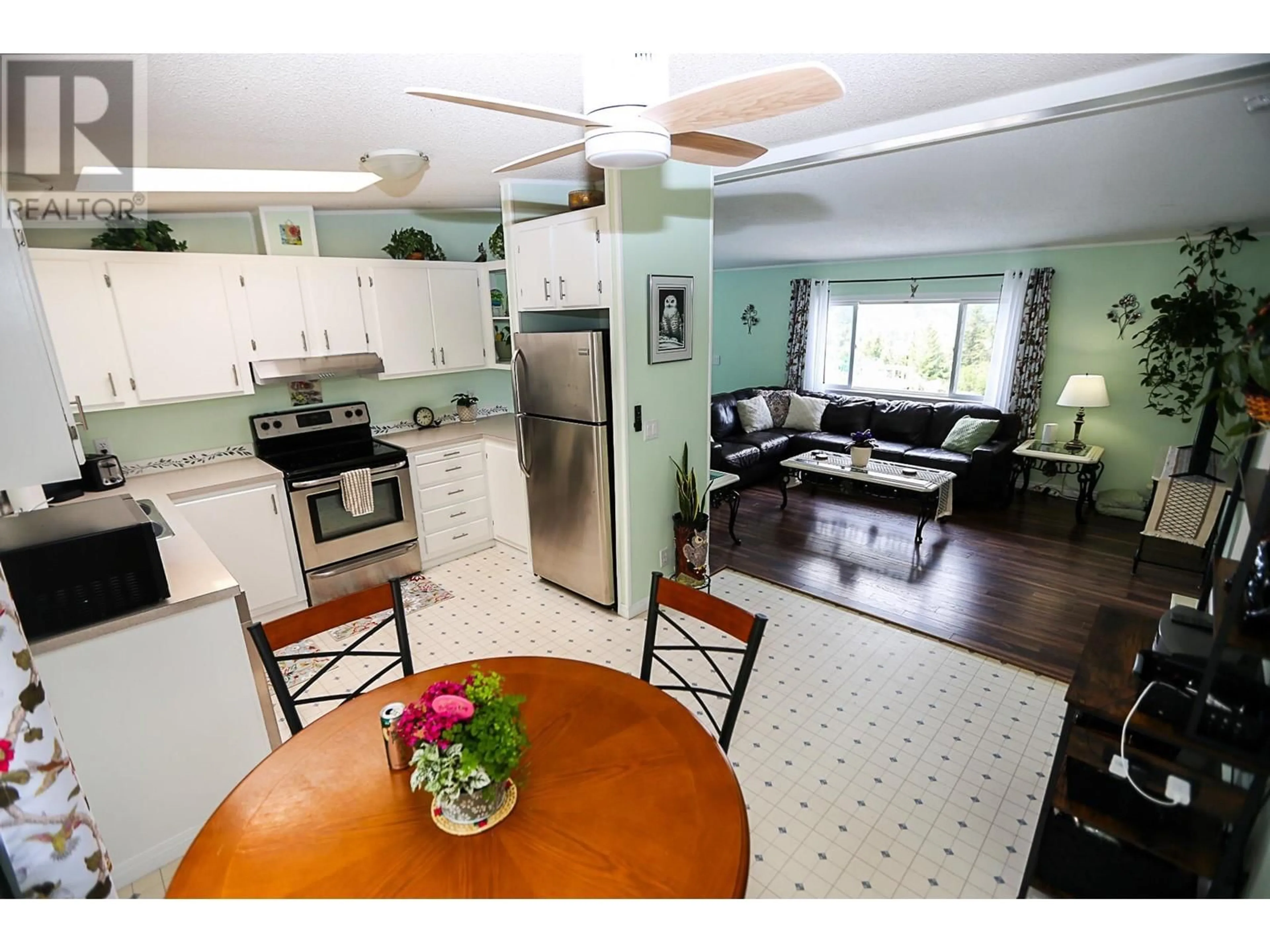 Open concept kitchen, unknown for 45 - 4510 POWER ROAD, Barriere British Columbia V0E1E0