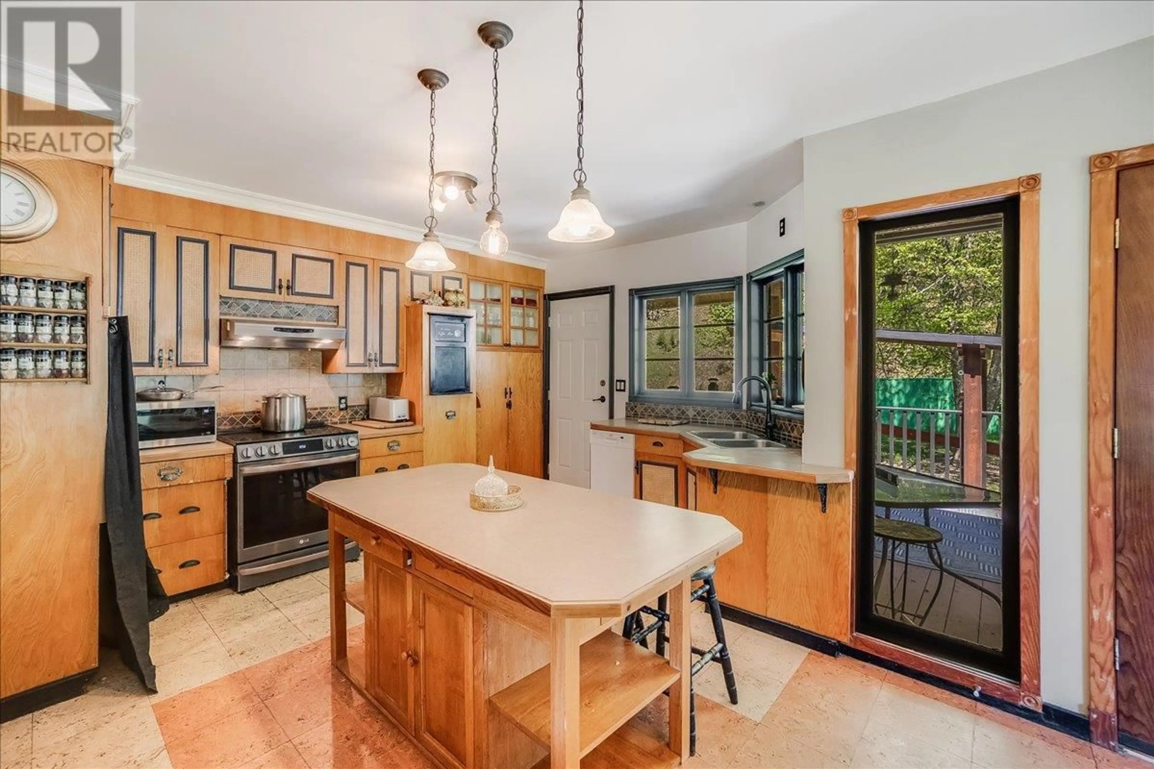 Open concept kitchen, ceramic/tile floor for 2398 CUNNINGHAM ROAD, Slocan Park British Columbia V0G2E0