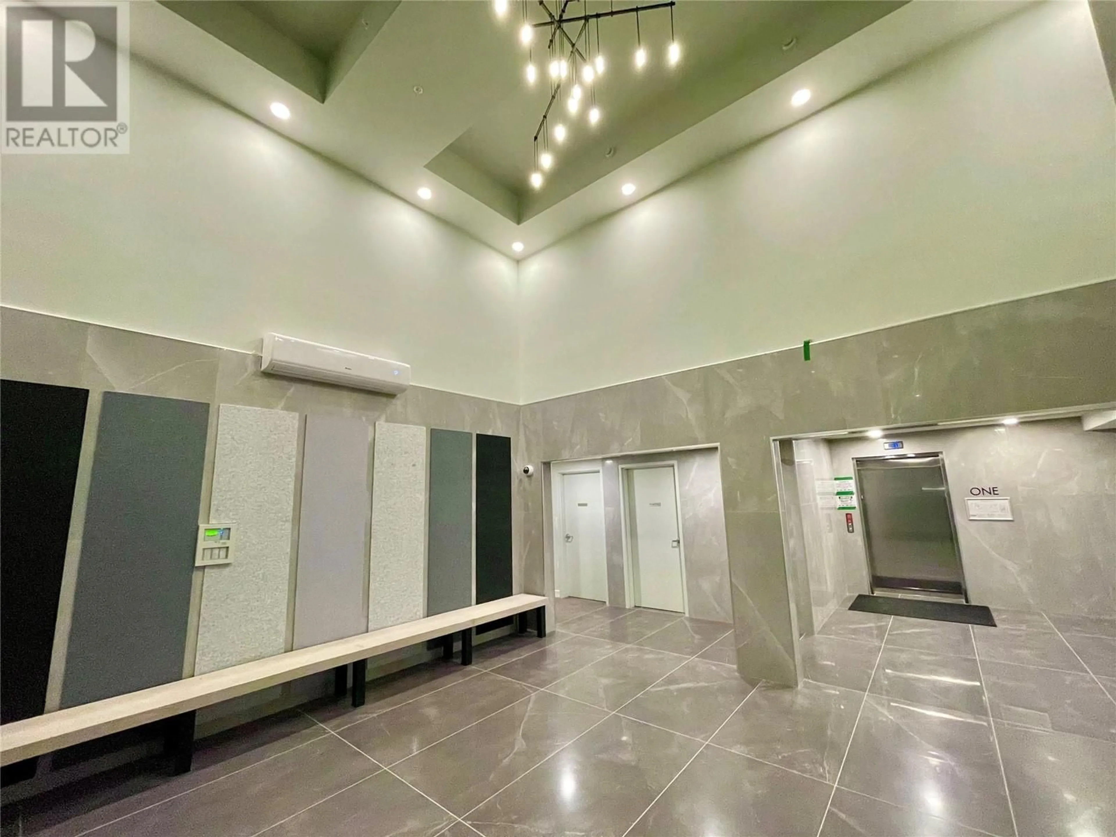 Indoor foyer for PH16 - 345 DOUGALL RD N ROAD, Kelowna British Columbia V1X0A8