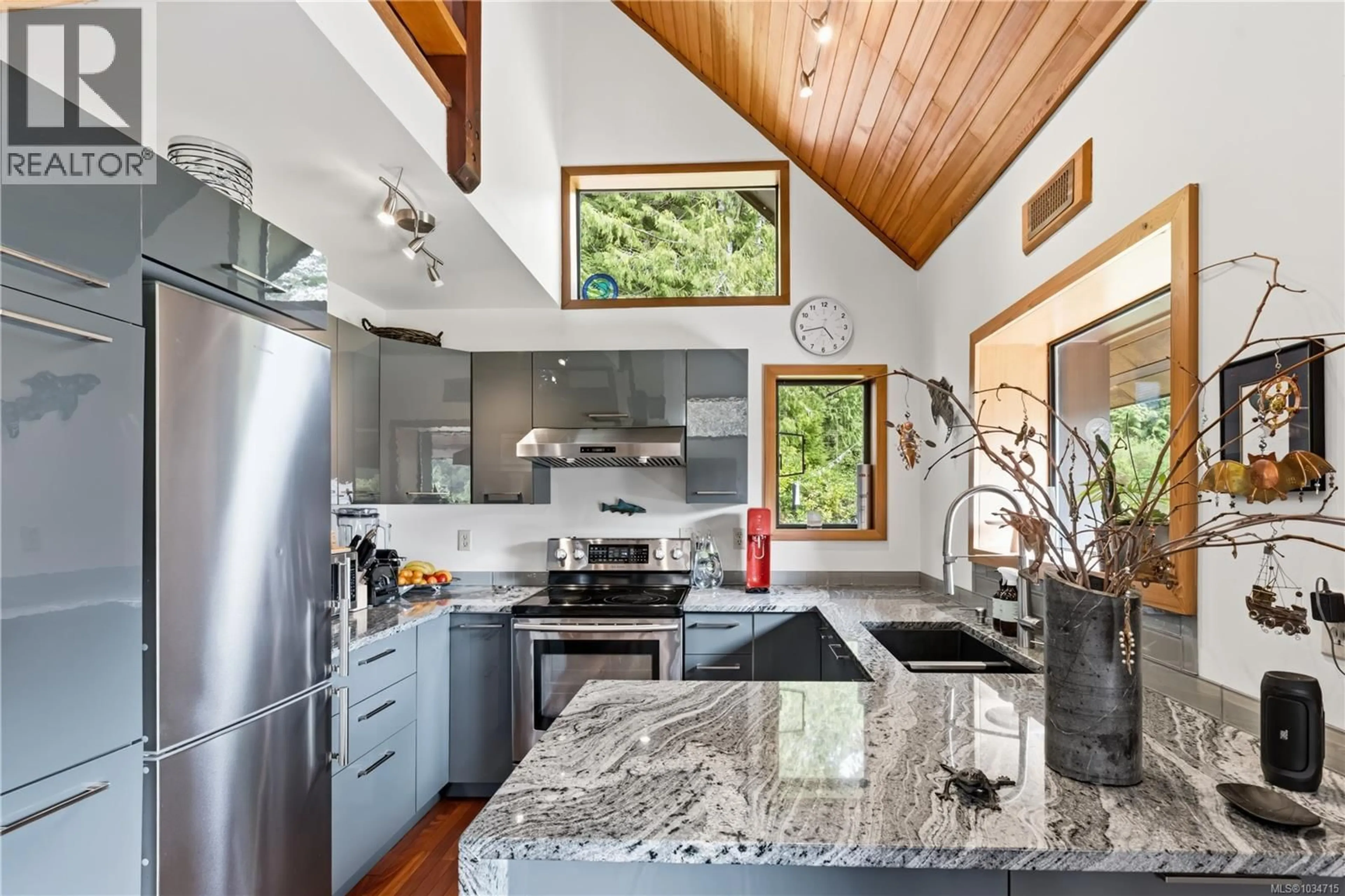 Contemporary kitchen, unknown for 1420 SMITHDALE ROAD, Port Albion British Columbia V0R3A0