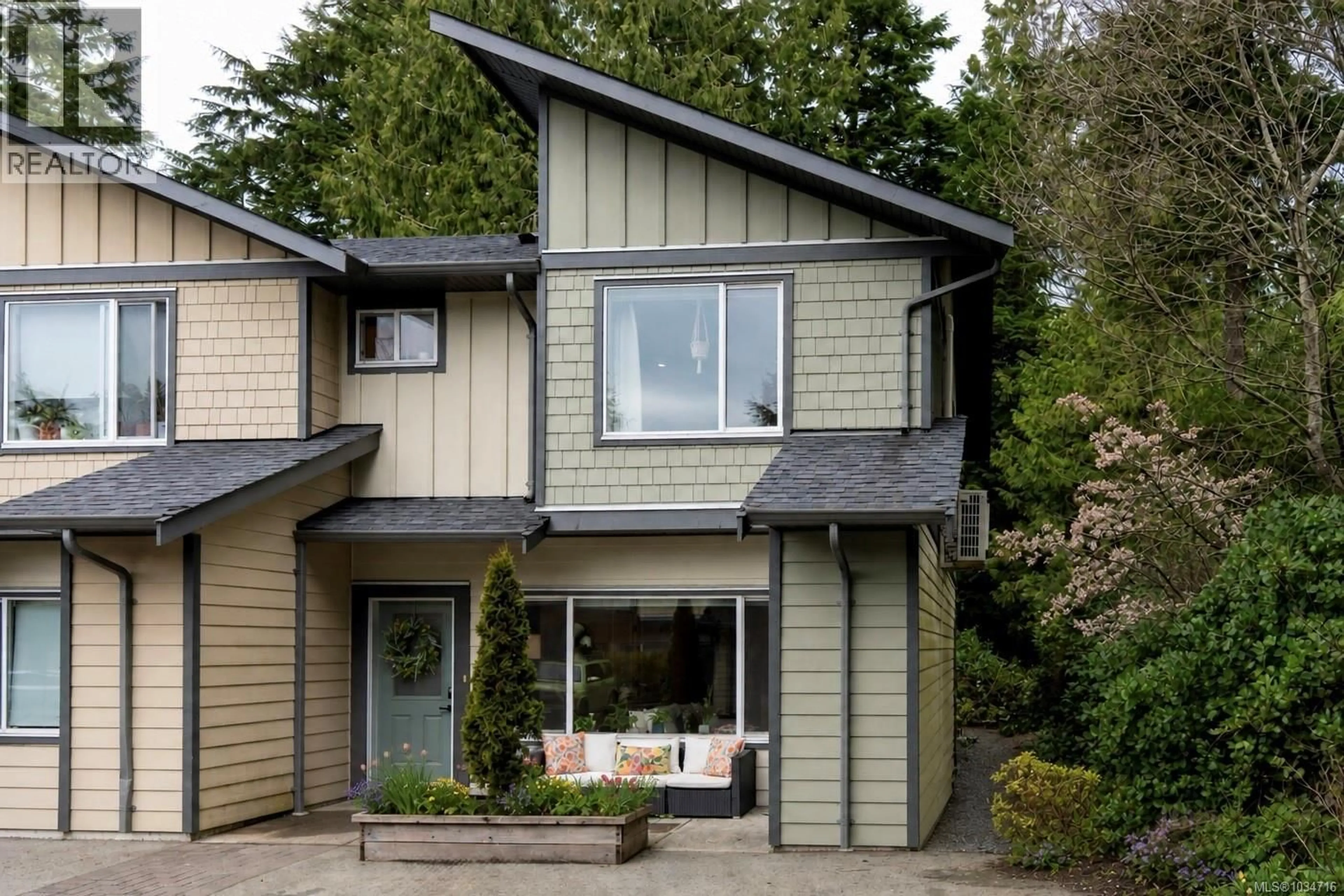 Home with vinyl exterior material, street for 6 - 625 HELLESEN DRIVE, Tofino British Columbia V0R2Z0