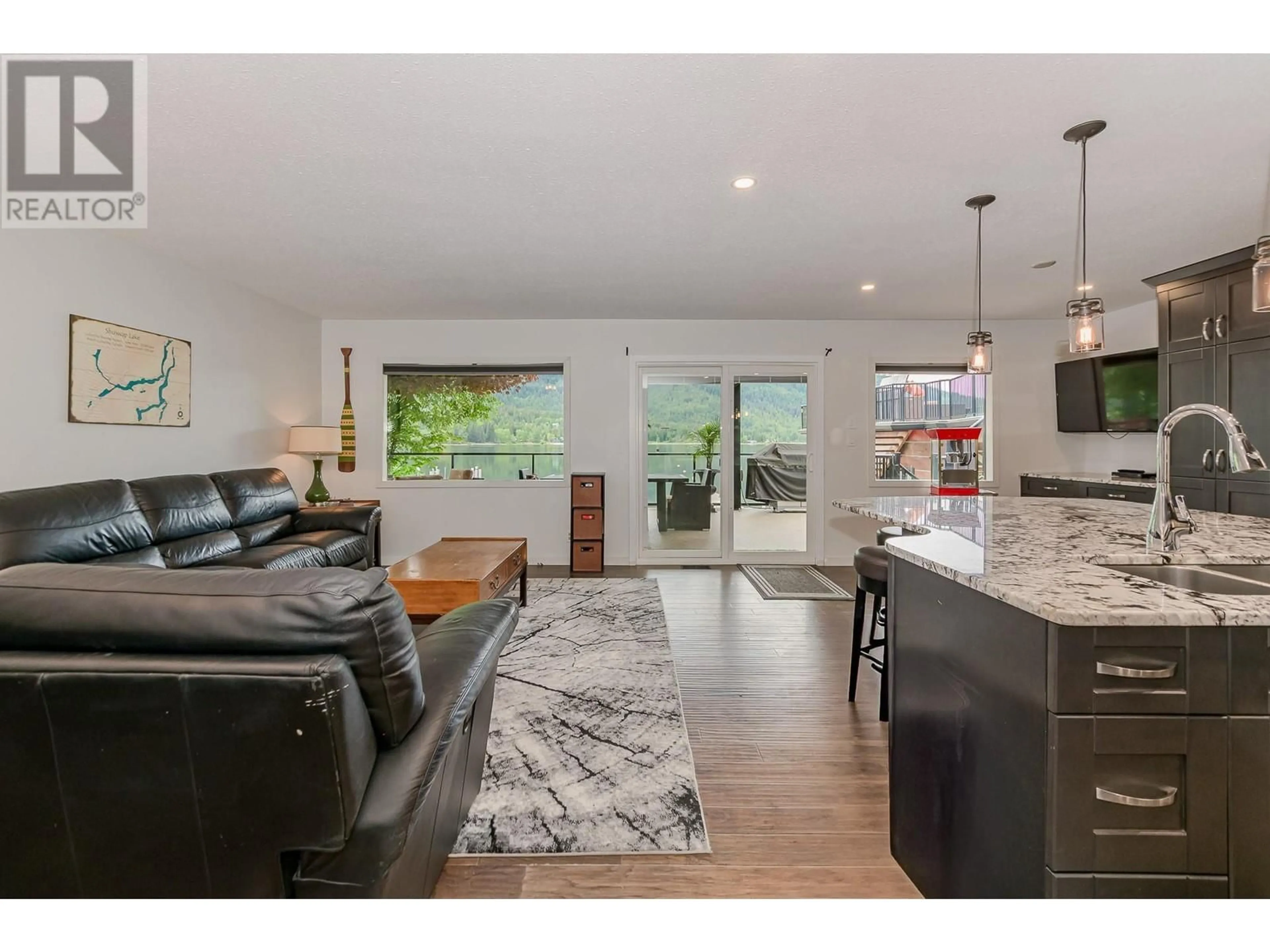 Open concept kitchen, unknown for 78 MONTCALM CRESCENT, Sicamous British Columbia V0E2V1
