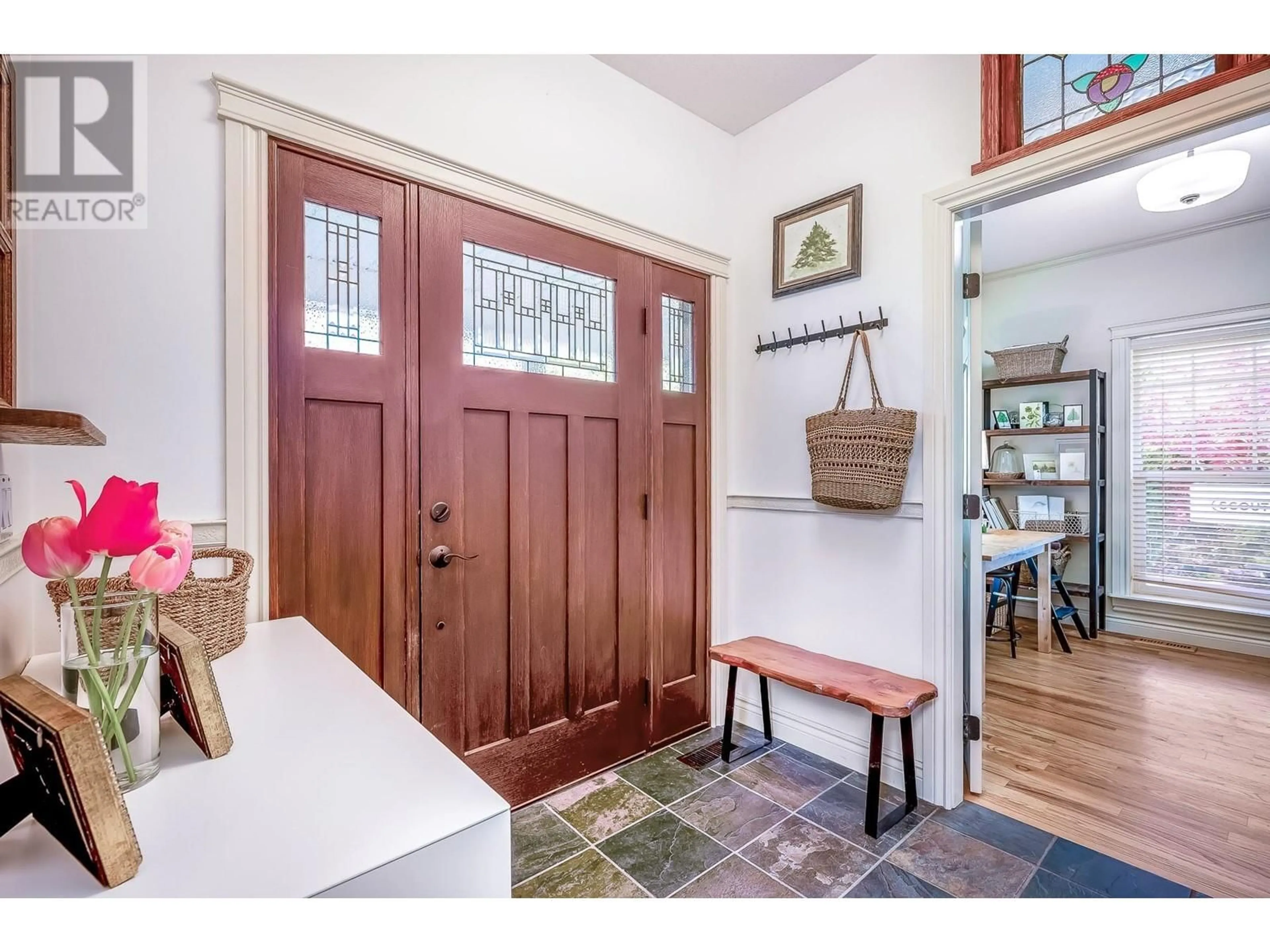Indoor entryway for 3515 RIDGE BOULEVARD, West Kelowna British Columbia V4T2T1