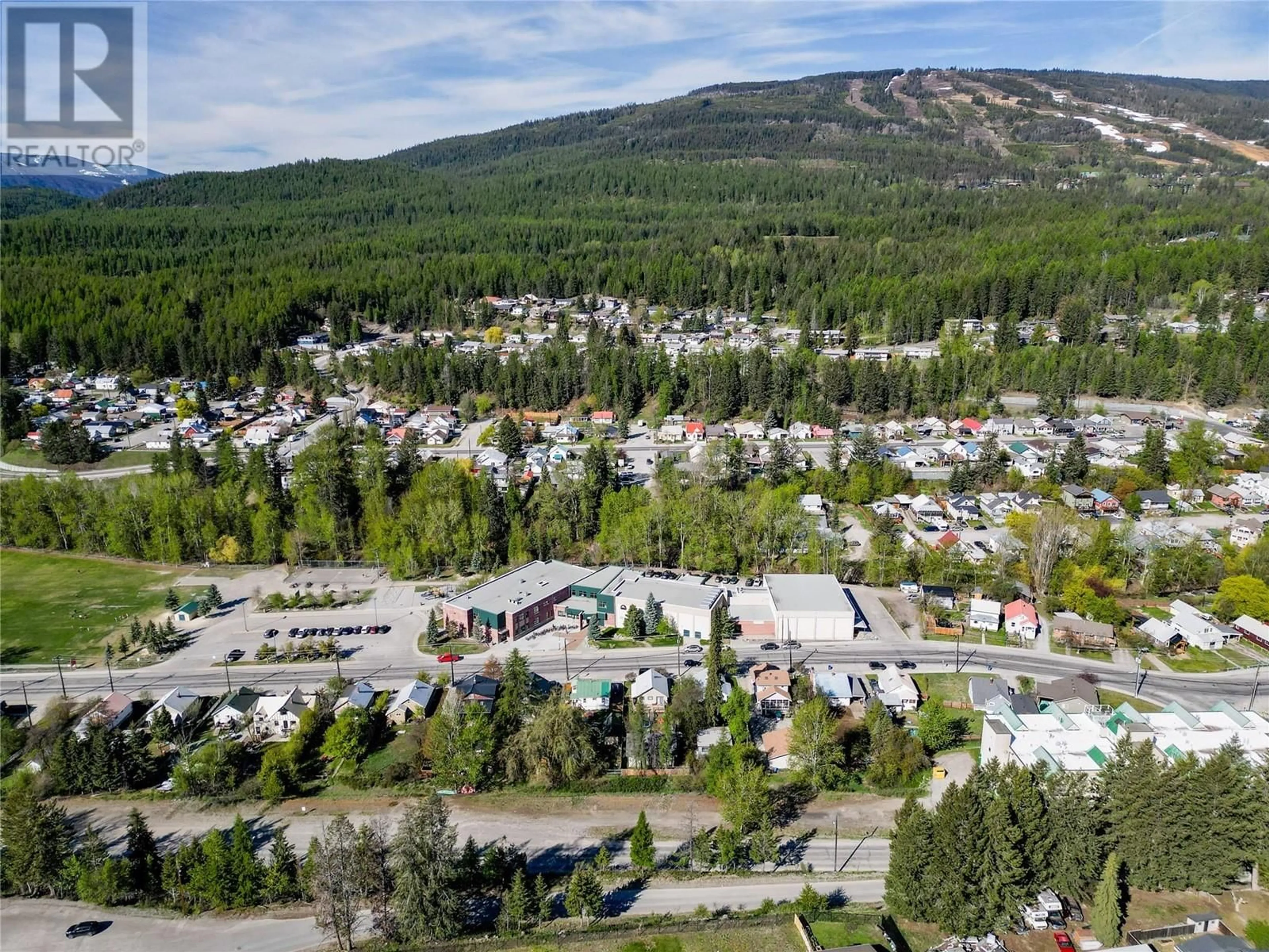 A pic from outside/outdoor area/front of a property/back of a property/a pic from drone, mountain view for 640 ROTARY DRIVE, Kimberley British Columbia V1A1E3