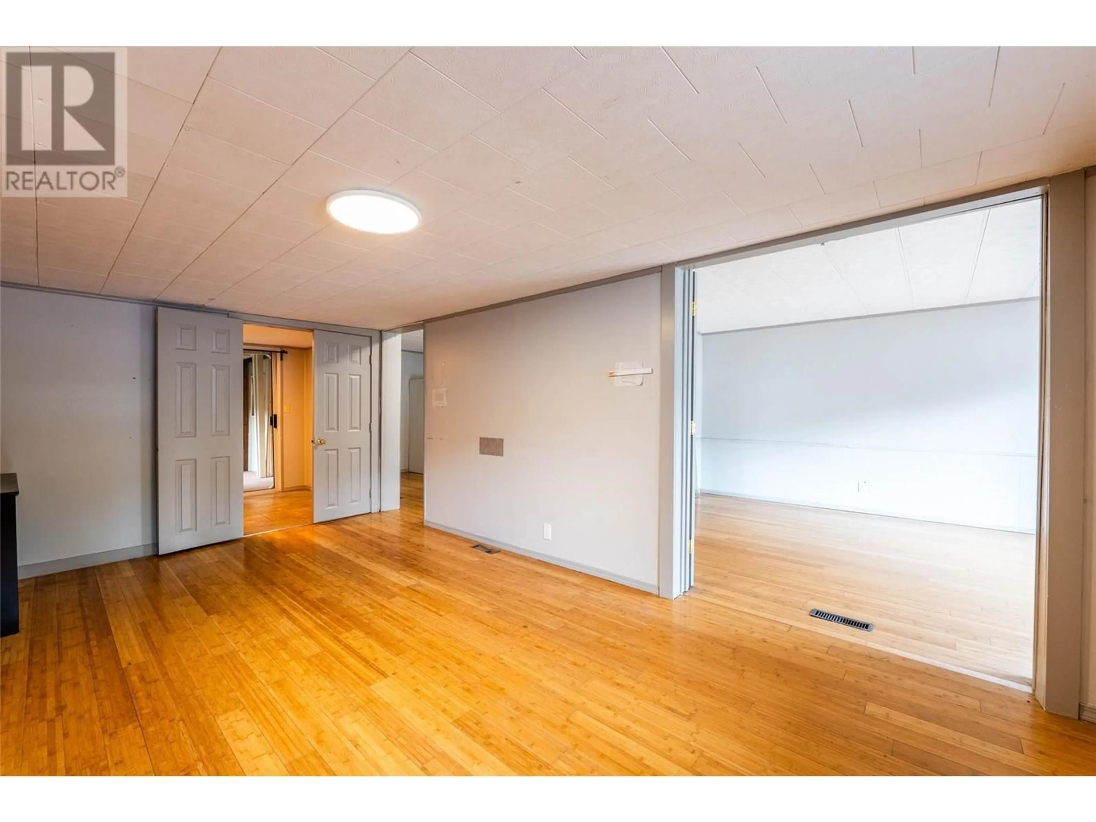 Unknown for 32 - 900 GORE STREET WEST, Nelson British Columbia V1L6Z6