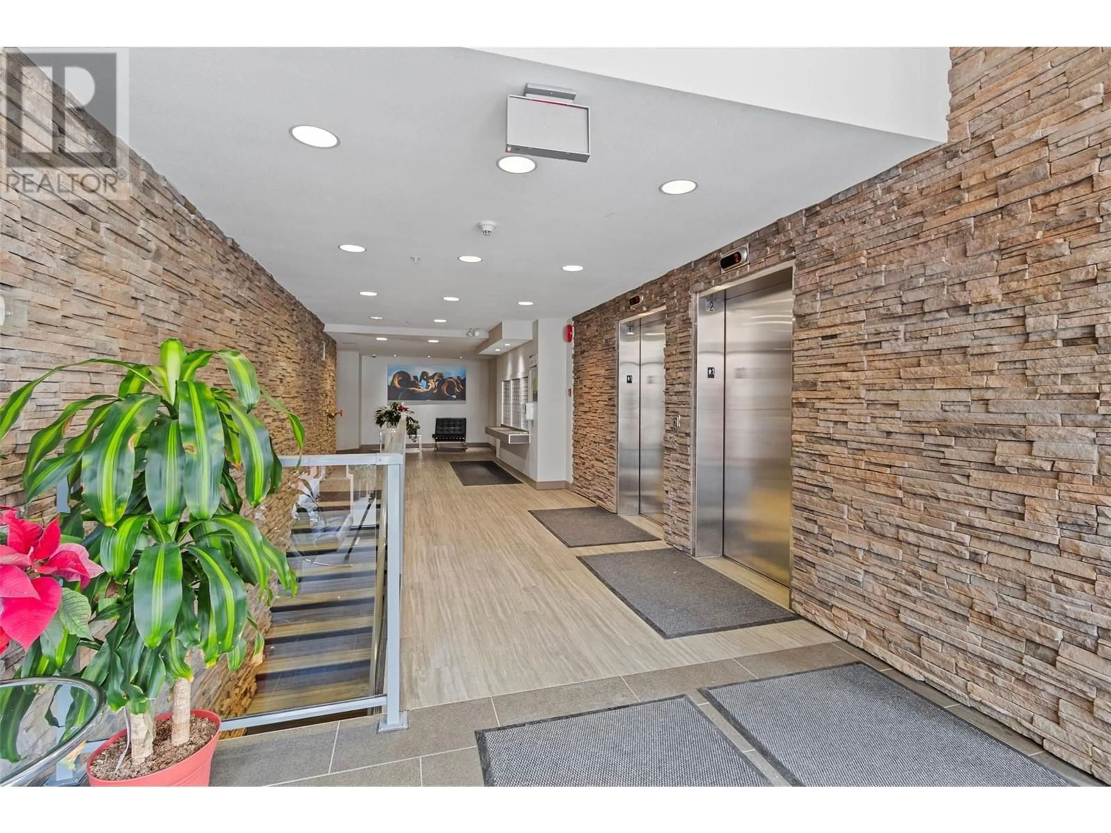 Indoor foyer for 2307 - 1030 TALASA WAY, Kamloops British Columbia V2H0C3