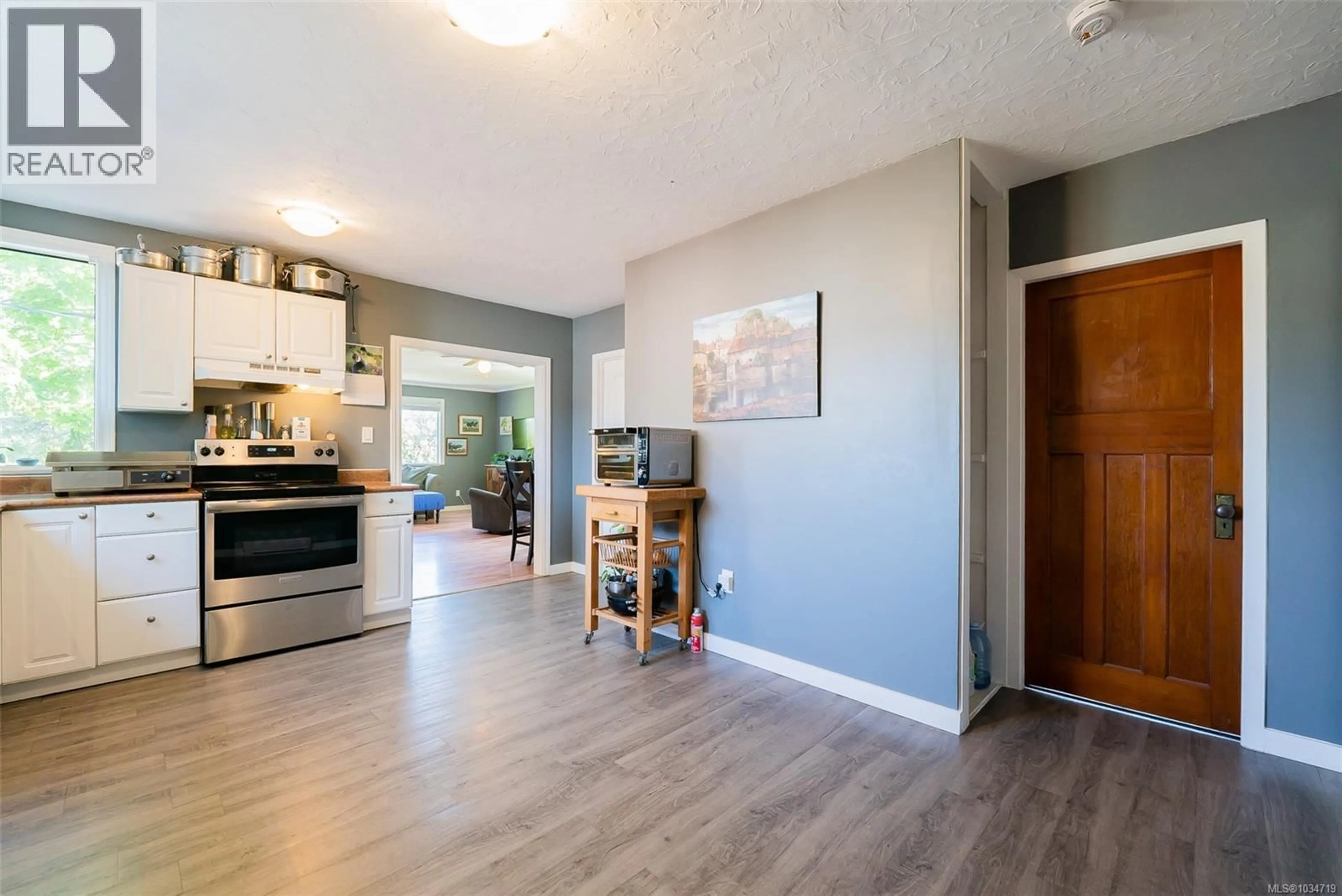 Indoor entryway for 2237 NORTHFIELD ROAD, Nanaimo British Columbia V9S3C3