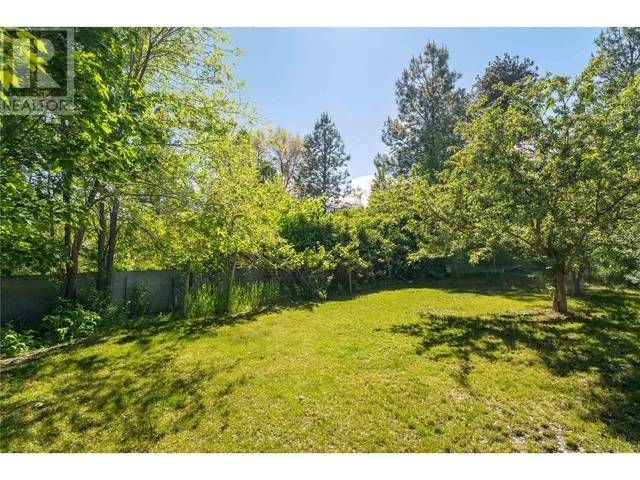 10286 NEWENE ROAD, Lake Country 4
