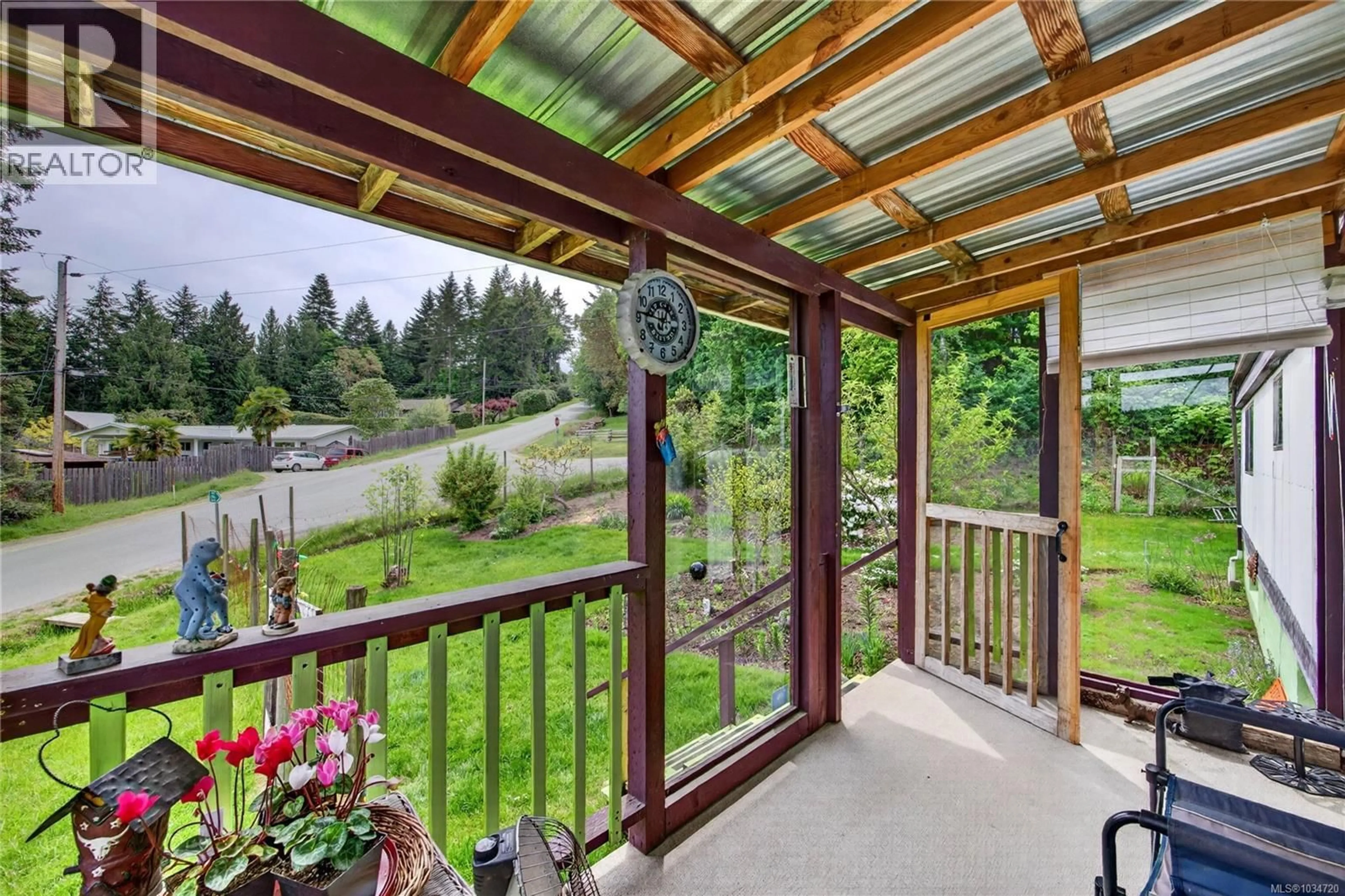 Patio, water/lake/river/ocean view for 104 MOBRAE AVENUE, Salt Spring British Columbia V8K1K1