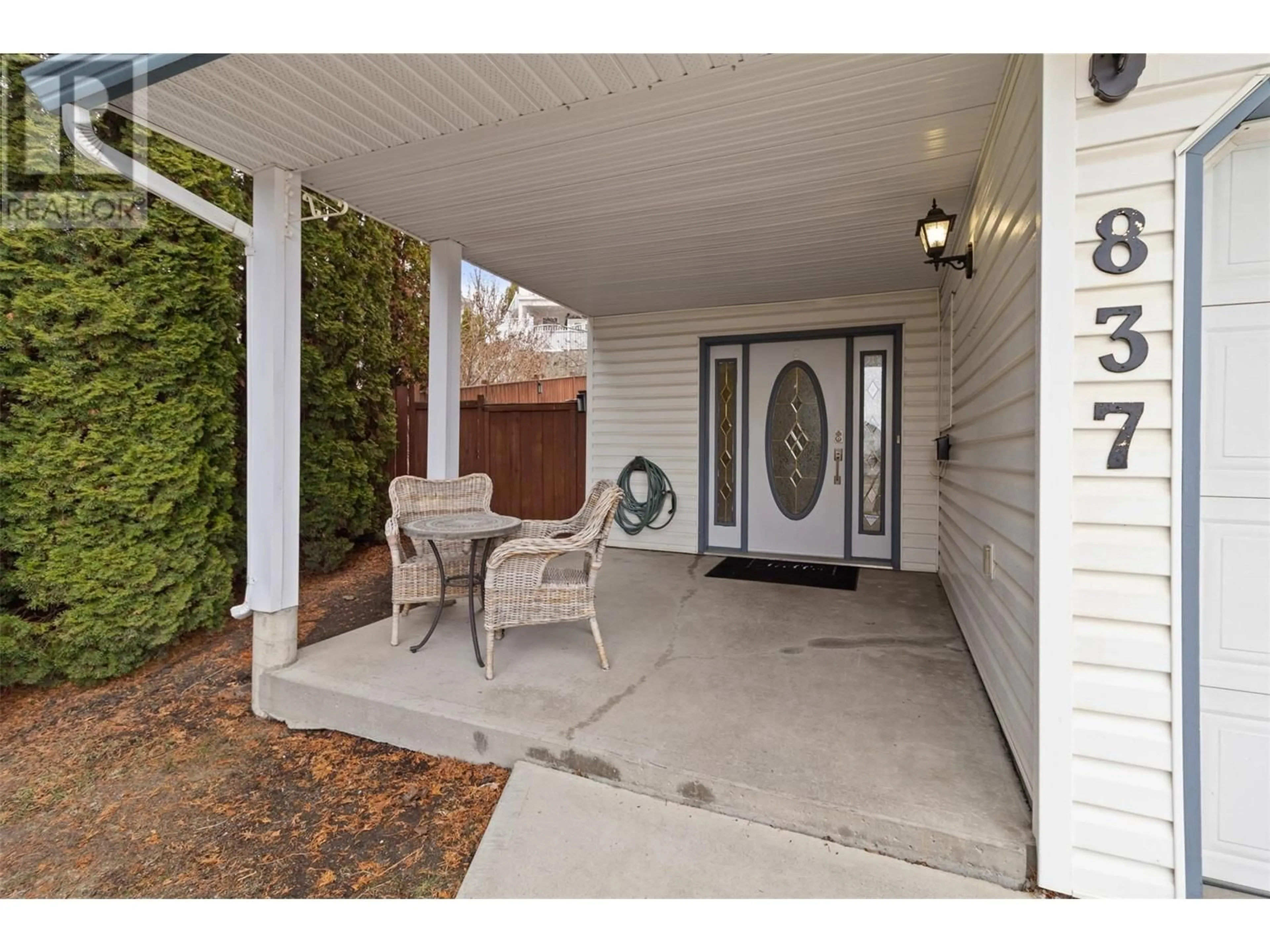 Indoor entryway for 837 DUNROBIN DRIVE, Kamloops British Columbia V1S1V6