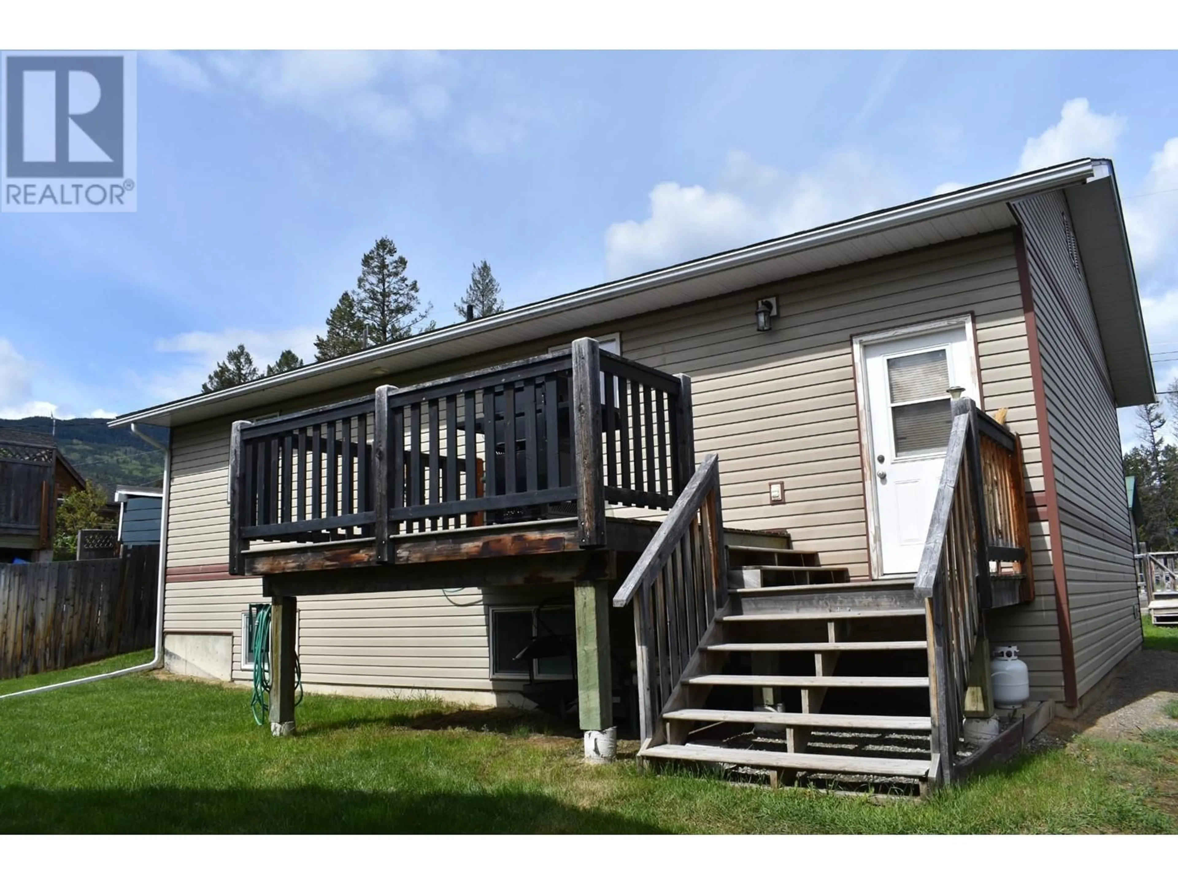 Patio, unknown for 5724 VERMILLION STREET, Edgewater British Columbia V0A1E0