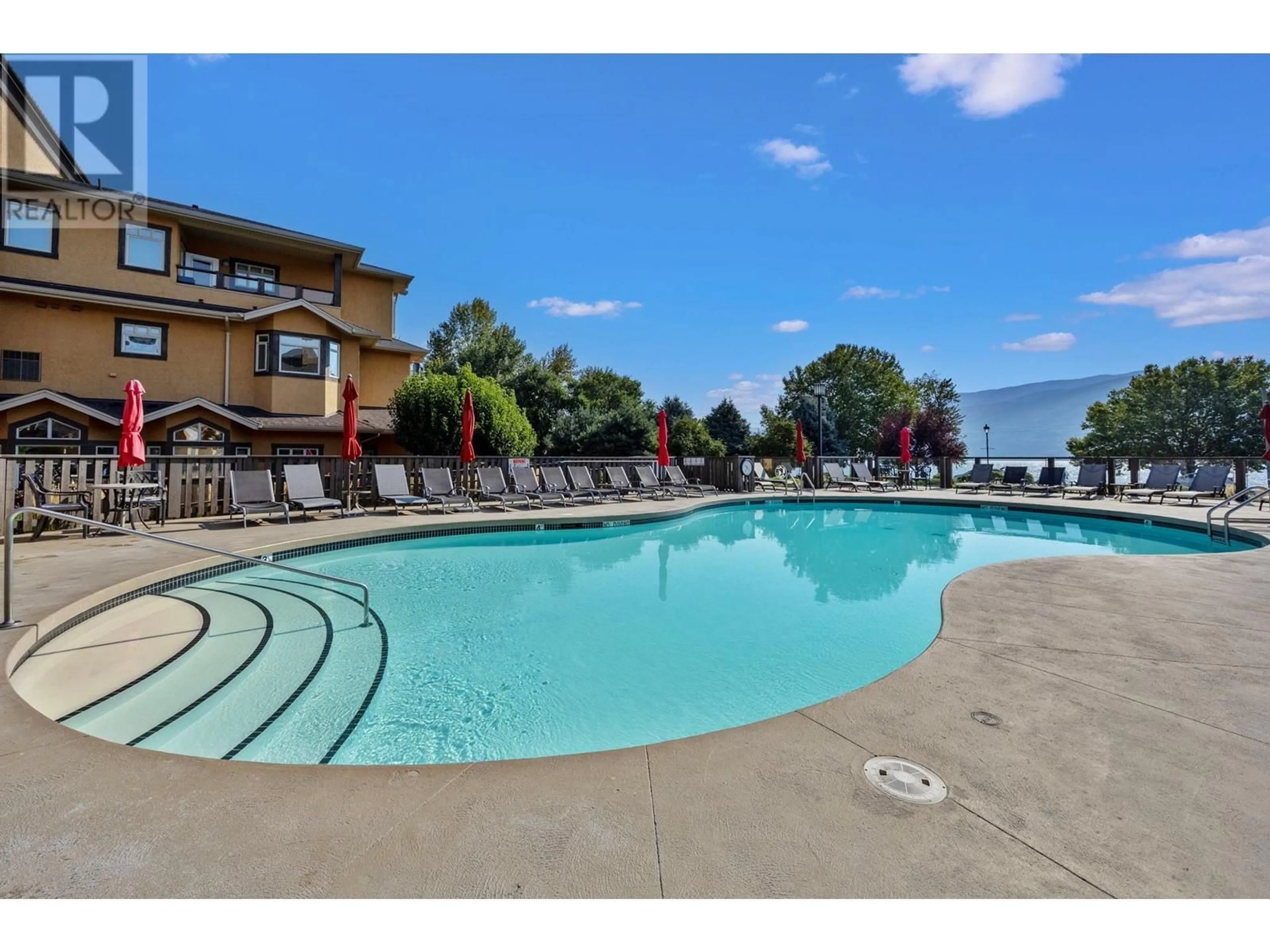 Pool for 122 - 3996 BEACH AVENUE, Peachland British Columbia V0H1X5