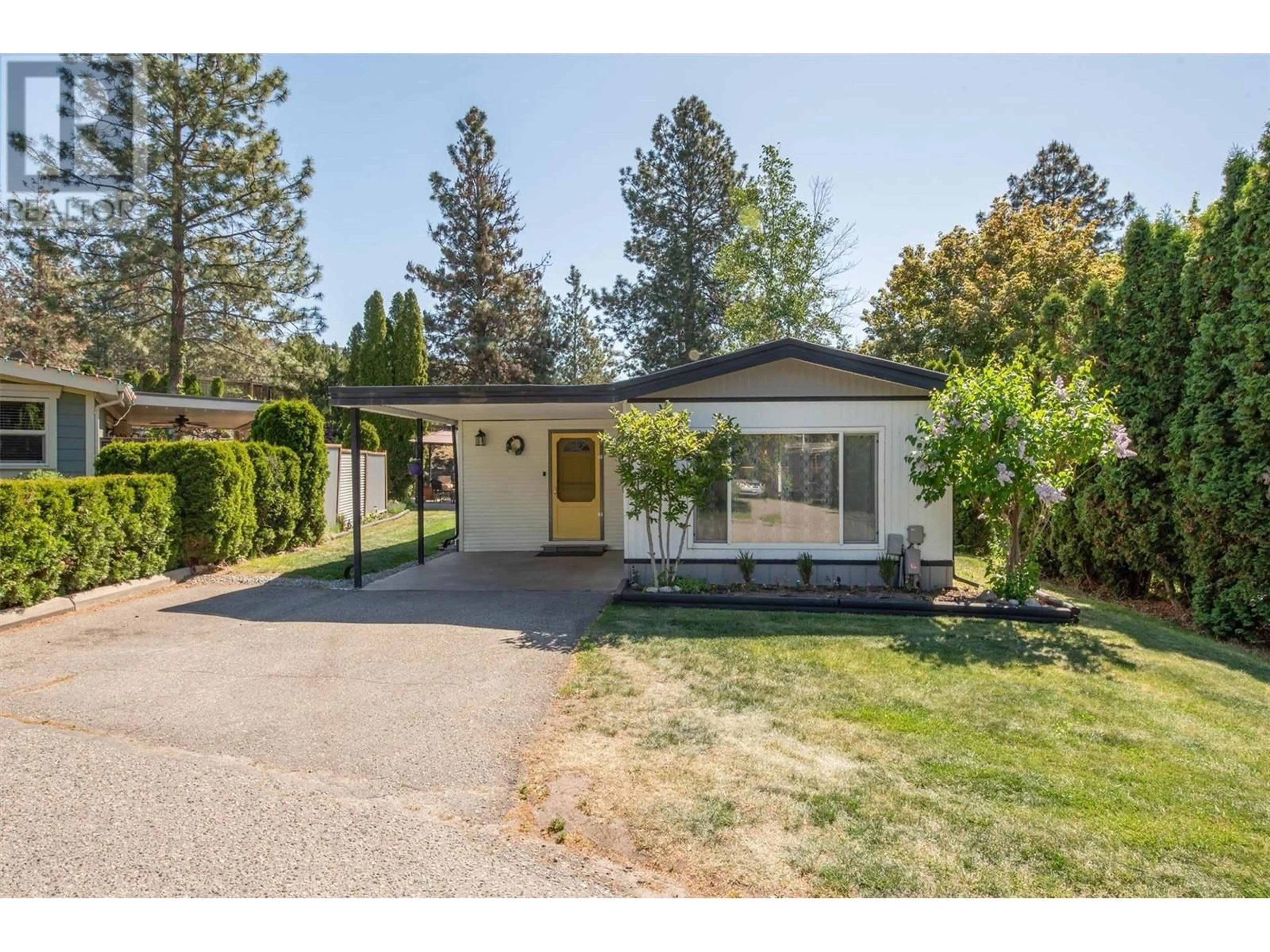 Home with vinyl exterior material, street for 239 - 2001 HIGHWAY 97 HIGHWAY SOUTH, West Kelowna British Columbia V1Z3E3