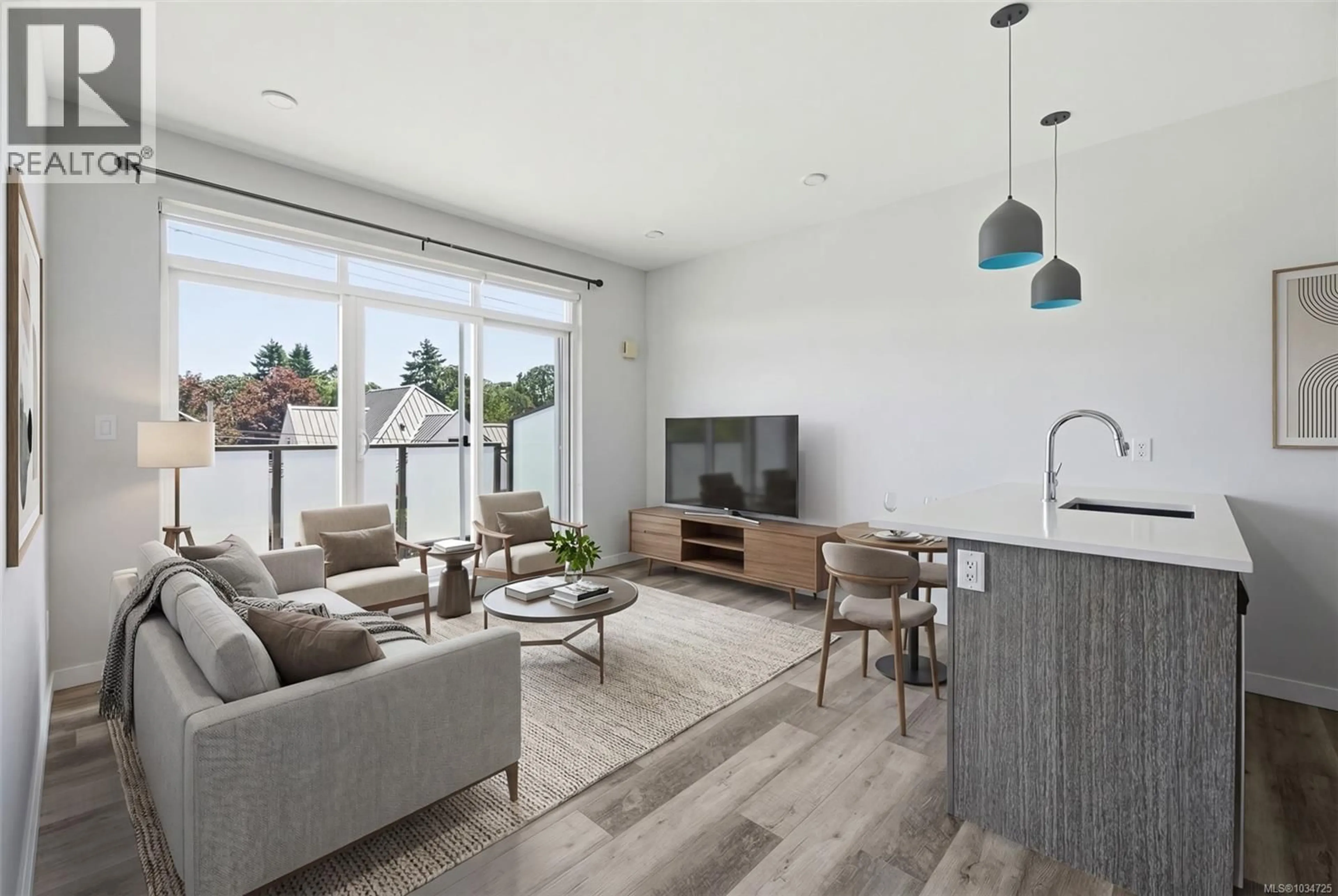 Living room with furniture, unknown for 303 - 1515 REDFERN STREET, Victoria British Columbia V8R4X3