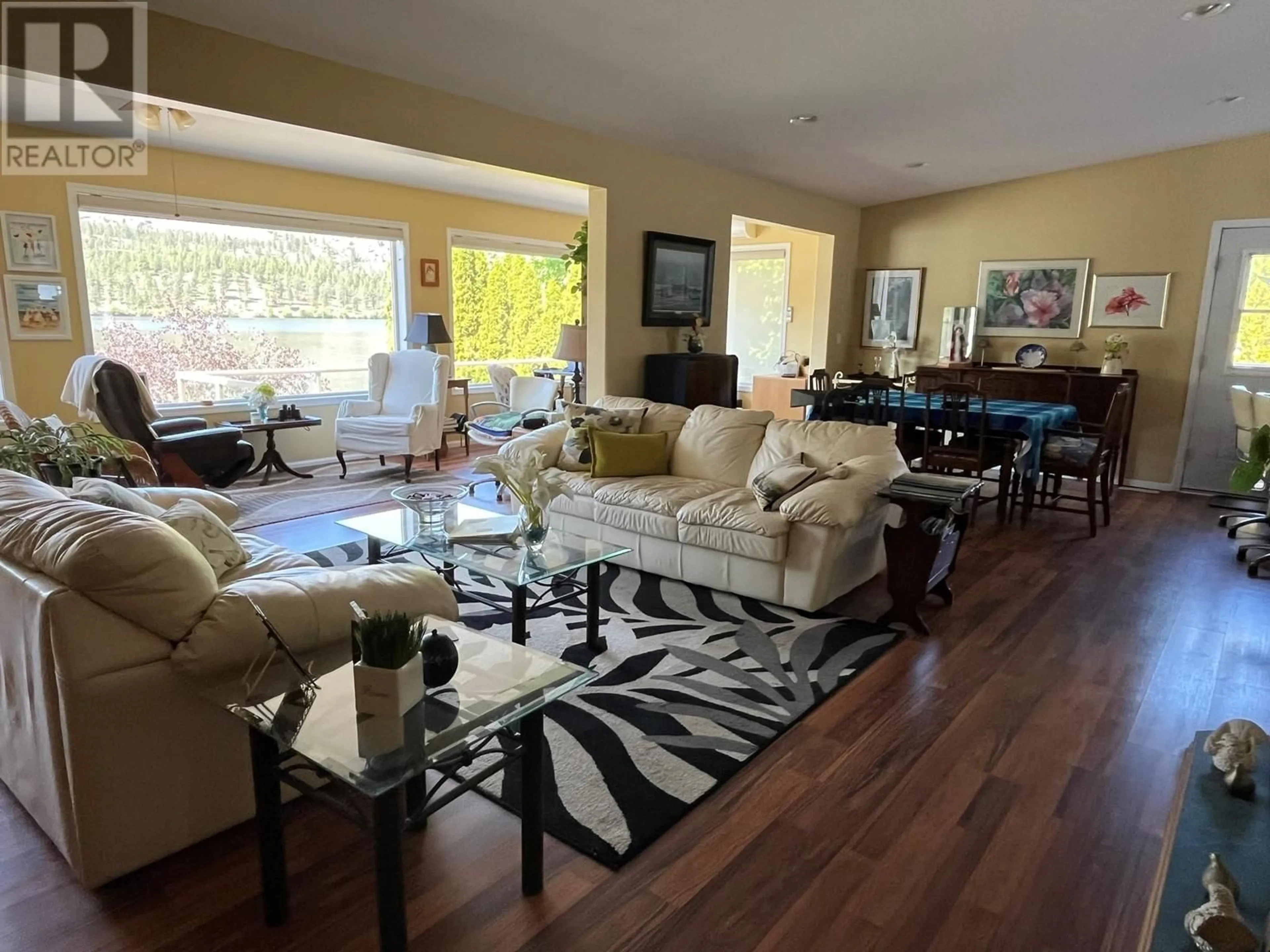 Living room with furniture, unknown for 3160 VASEUX LAKE, Okanagan Falls British Columbia V0H1R2