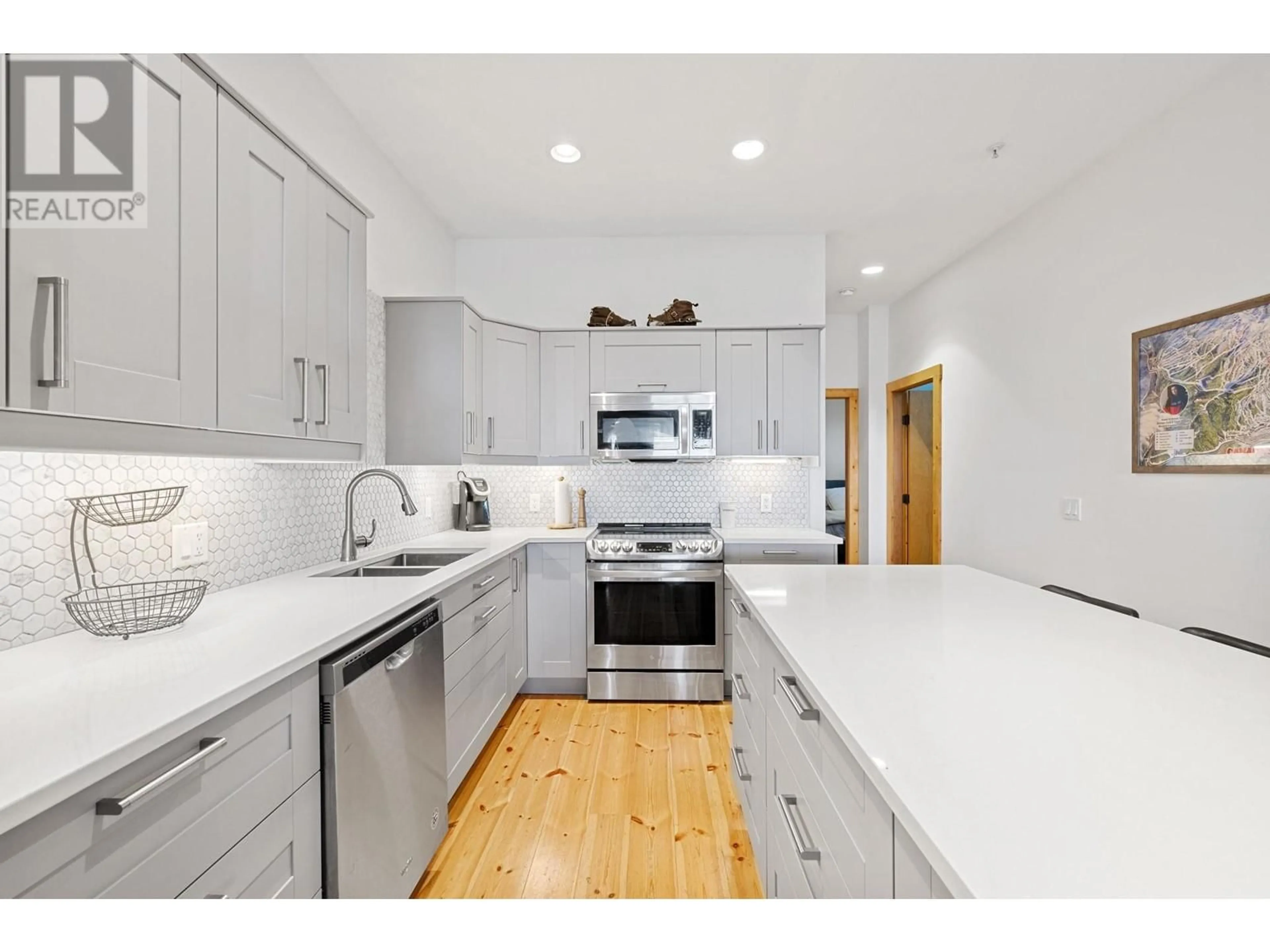 Open concept kitchen, ceramic/tile floor for B - 5934 SNOW PINES CRESCENT, Big White British Columbia V1P1P3