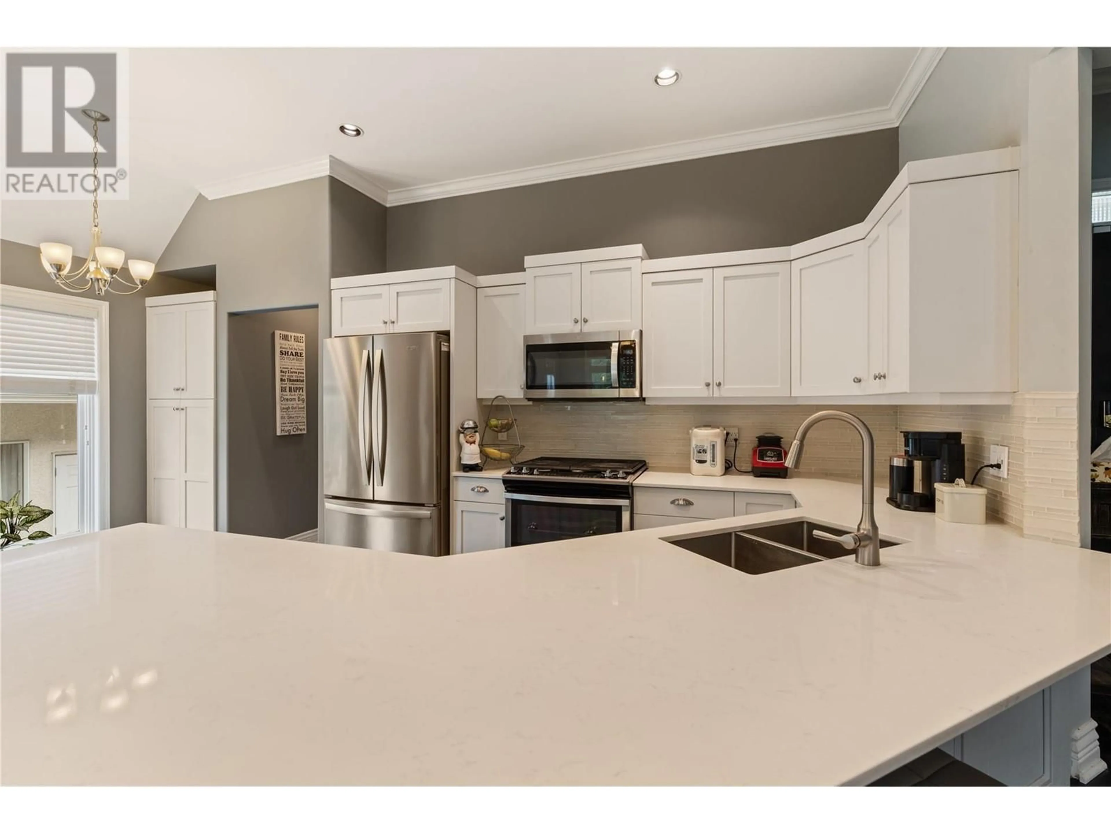 Open concept kitchen, unknown for 2993 QUAIL CRESCENT, Kelowna British Columbia V1V1Z8