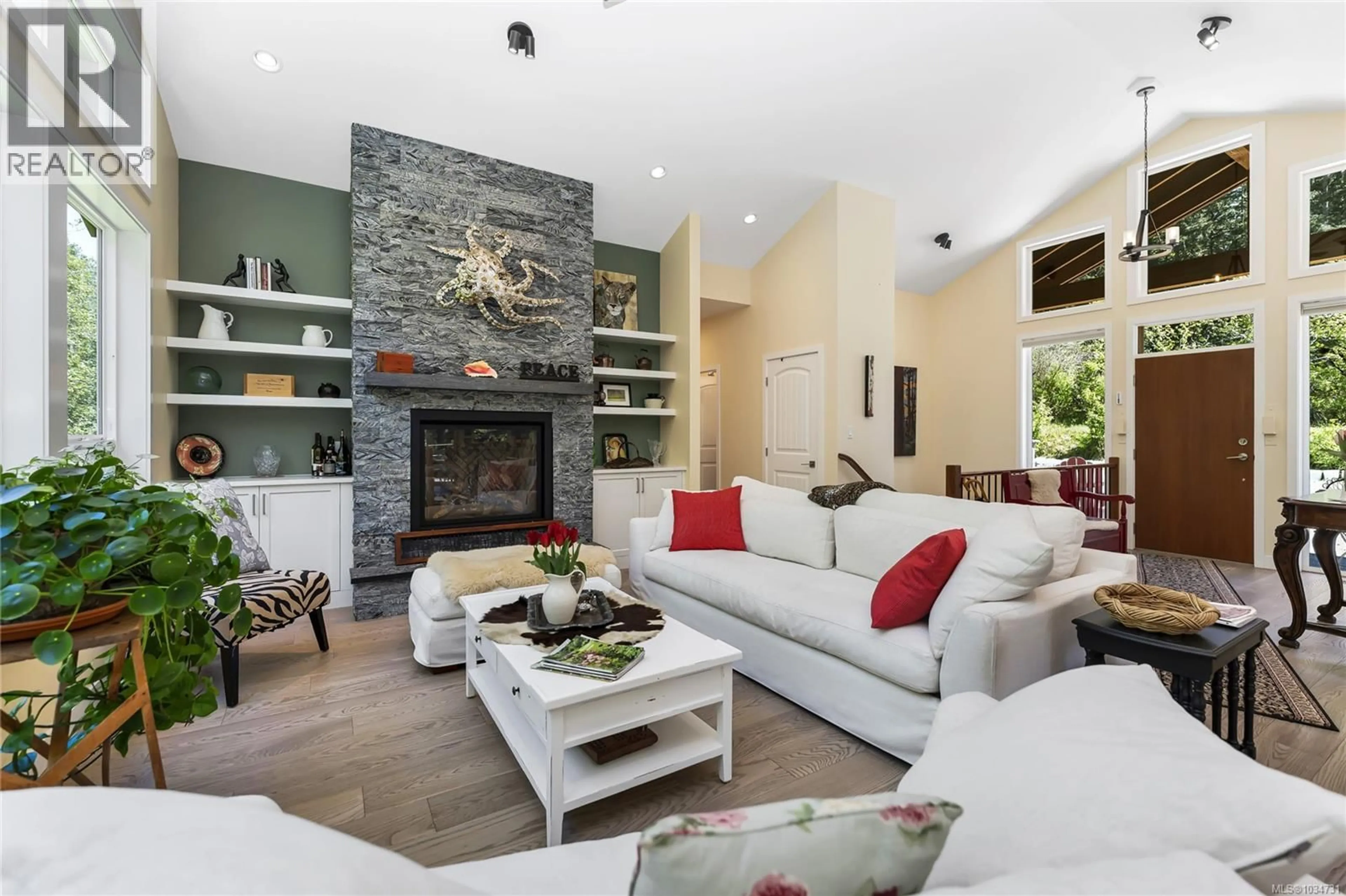 Living room with furniture, unknown for 7586 SOMENOS ROAD, Duncan British Columbia V9L5Z7