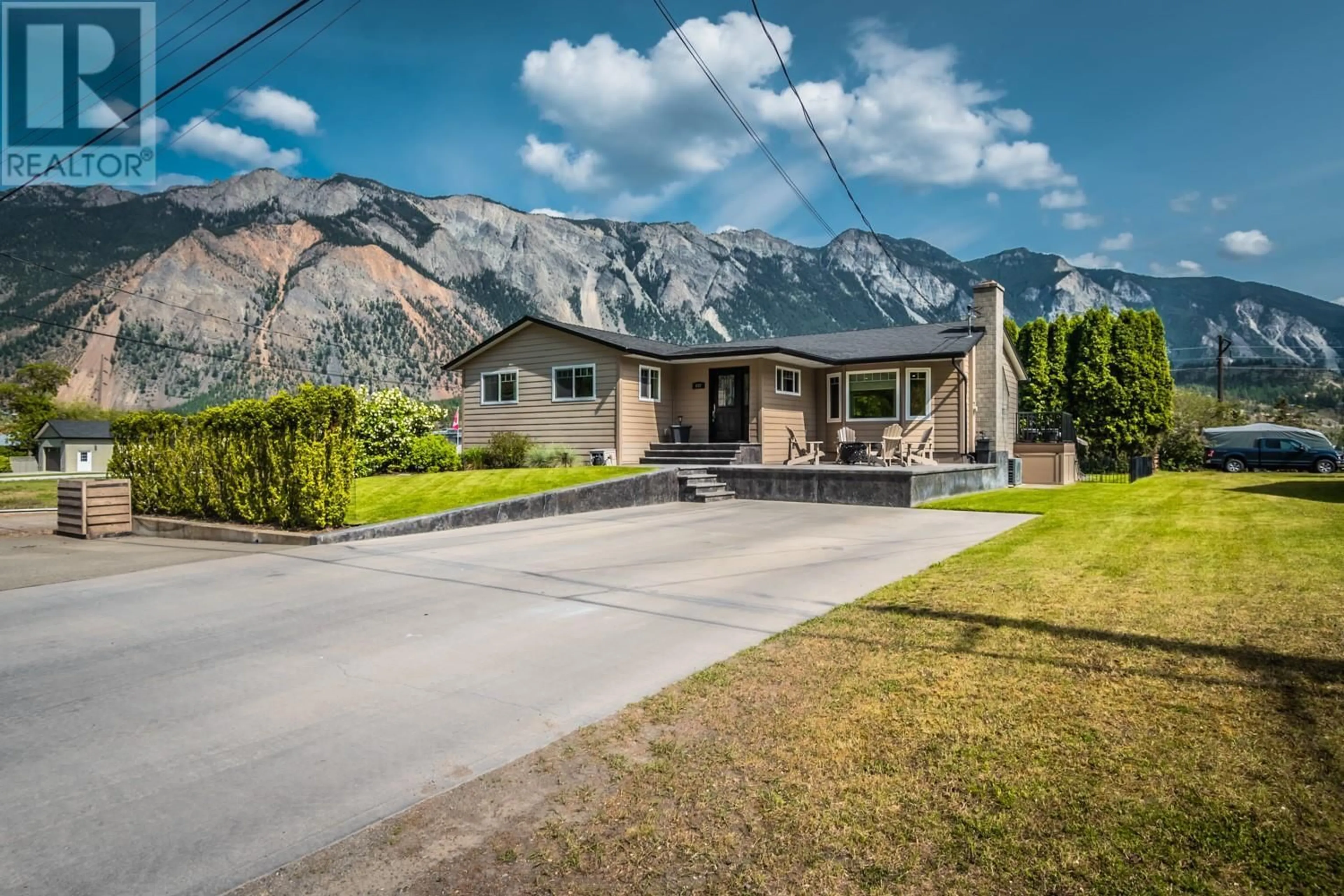 A pic from outside/outdoor area/front of a property/back of a property/a pic from drone, mountain view for 692 SUMMERS STREET, Lillooet British Columbia V0K1V0