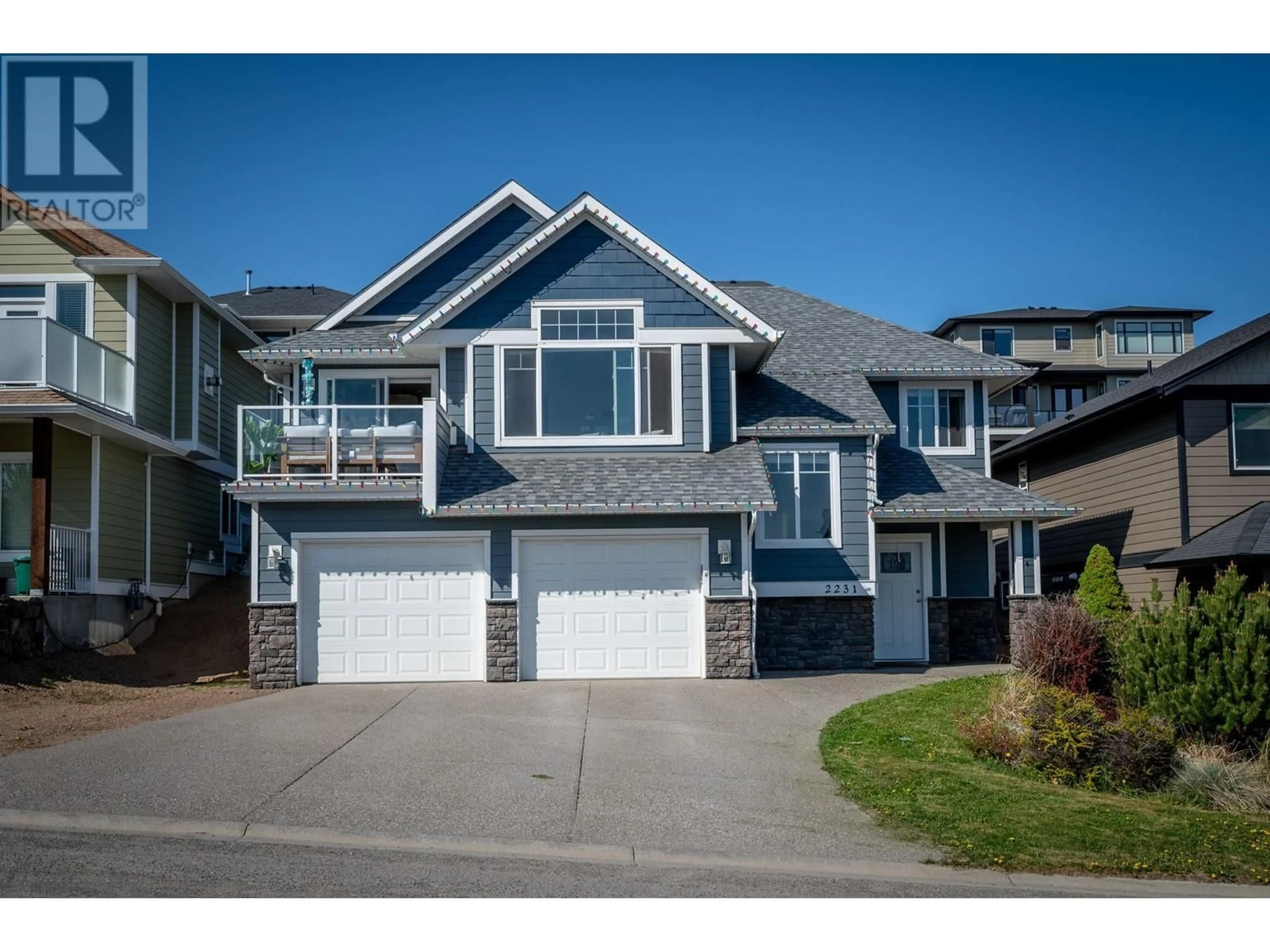 Home with vinyl exterior material, street for 2231 LINFIELD DRIVE, Kamloops British Columbia V1S0B8