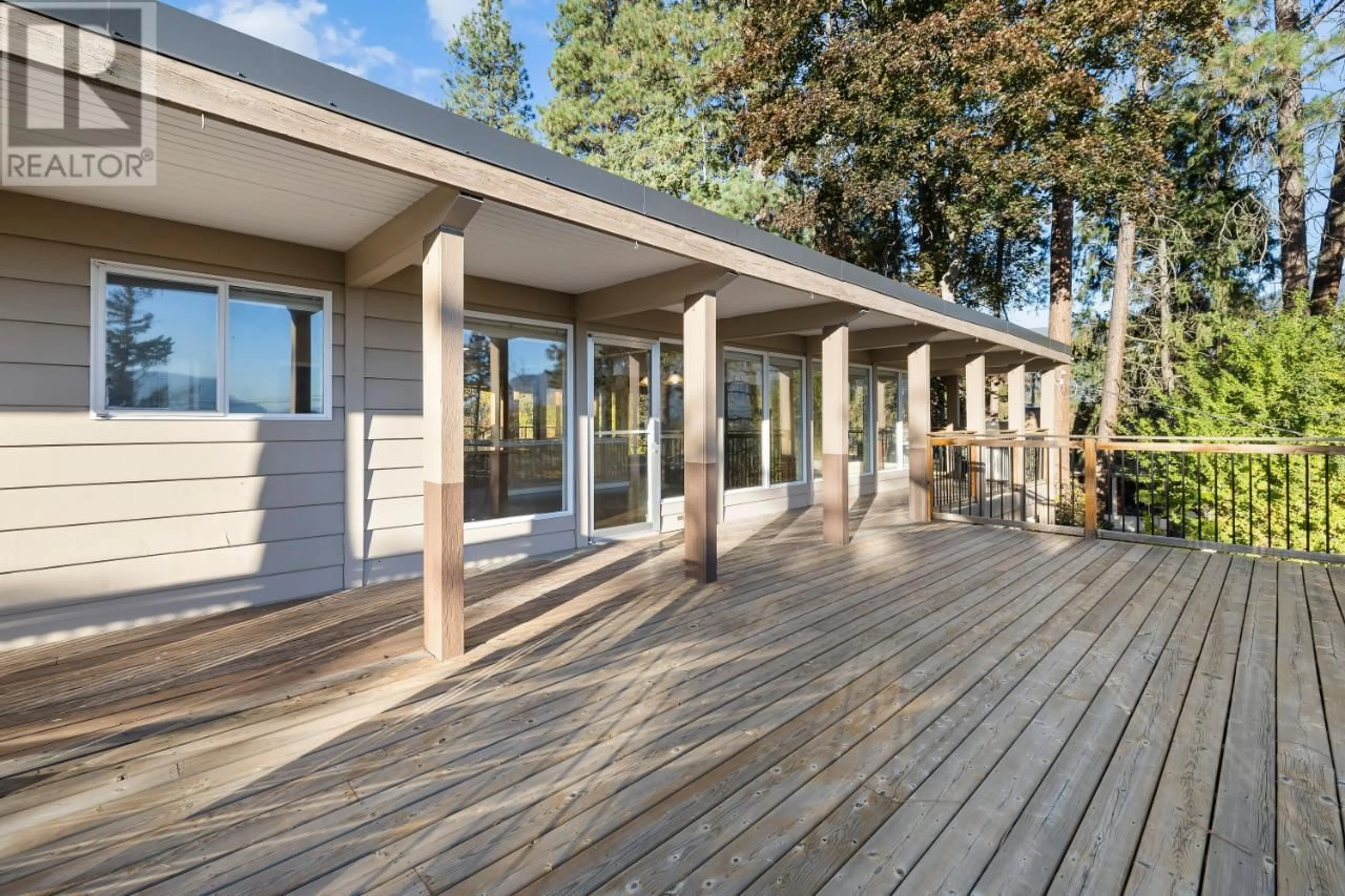 Patio, forest/trees view for 2424 CRAWFORD STREET, Creston British Columbia V0B1G5