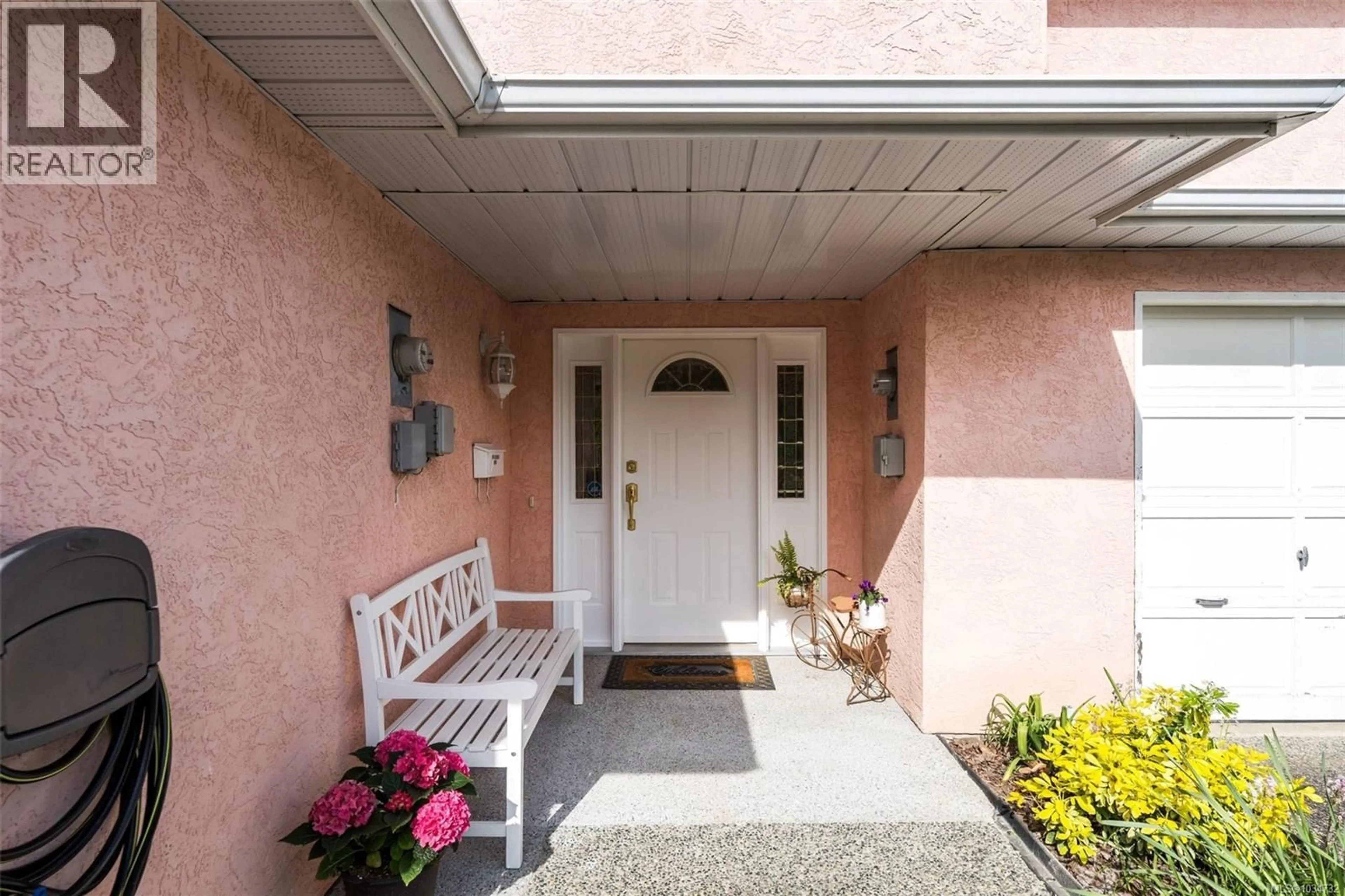 Indoor entryway for 468 ADMIRALS ROAD, Esquimalt British Columbia V9A2N1