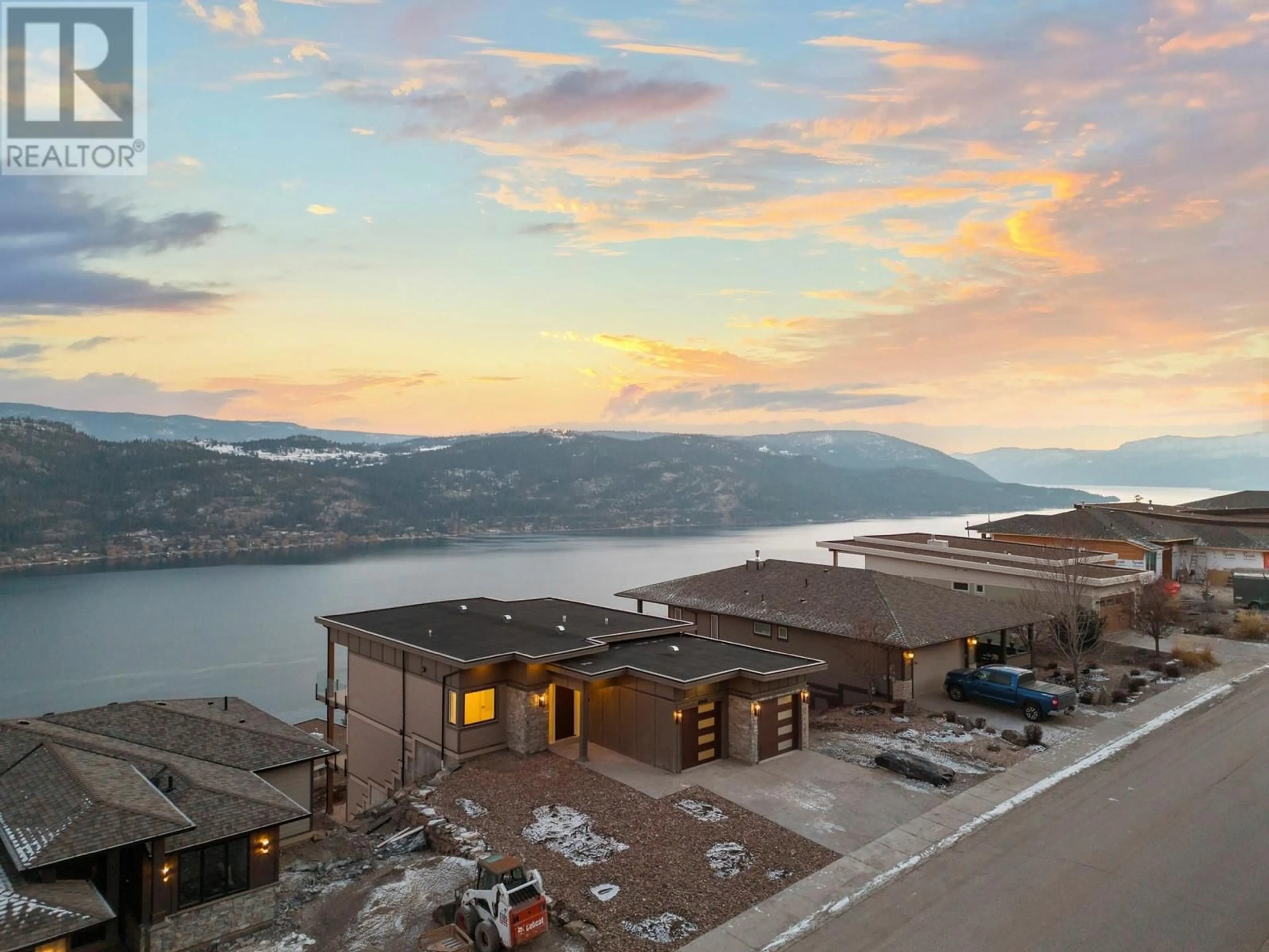 A pic from outside/outdoor area/front of a property/back of a property/a pic from drone, water/lake/river/ocean view for 8948 TAVISTOCK ROAD, Vernon British Columbia V1H2L4