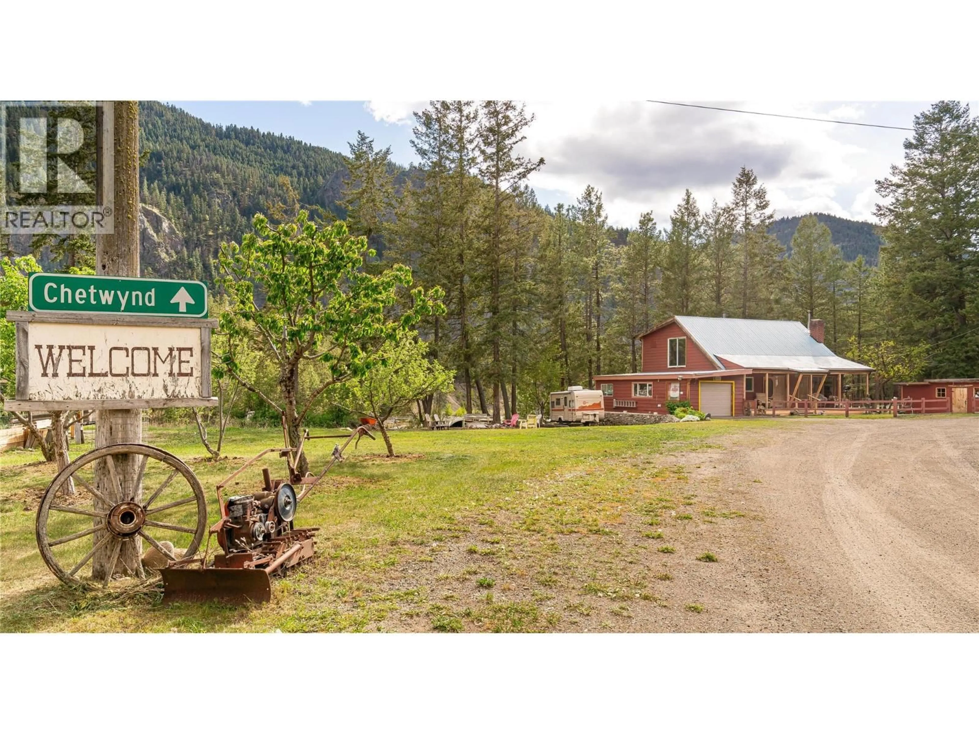 A pic from outside/outdoor area/front of a property/back of a property/a pic from drone, mountain view for 6257 HIGHWAY 3 OTHER, Hedley British Columbia V0X1K0
