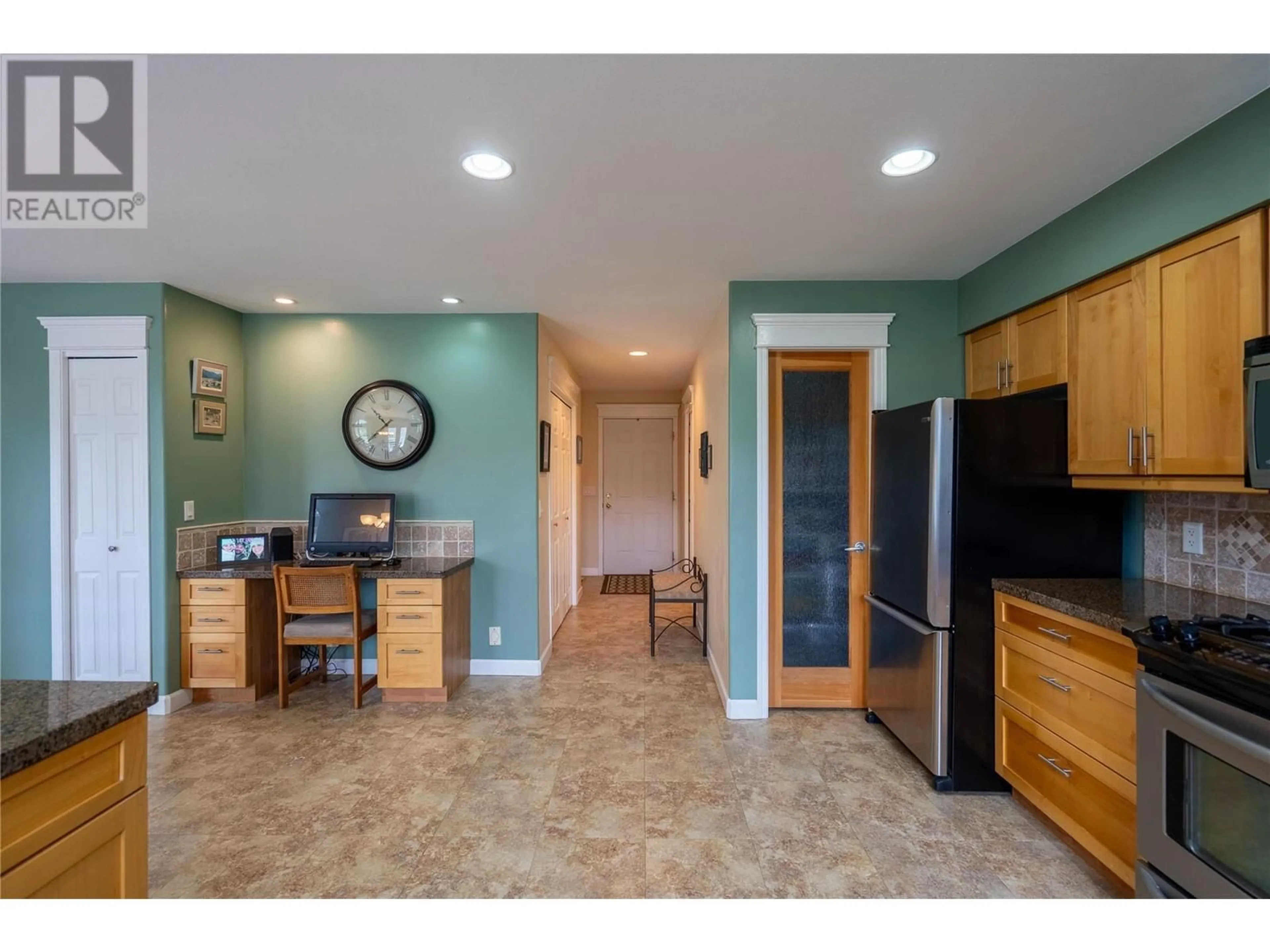 Open concept kitchen, unknown for 242 CHASE ROAD, Christina Lake British Columbia V0H1E0