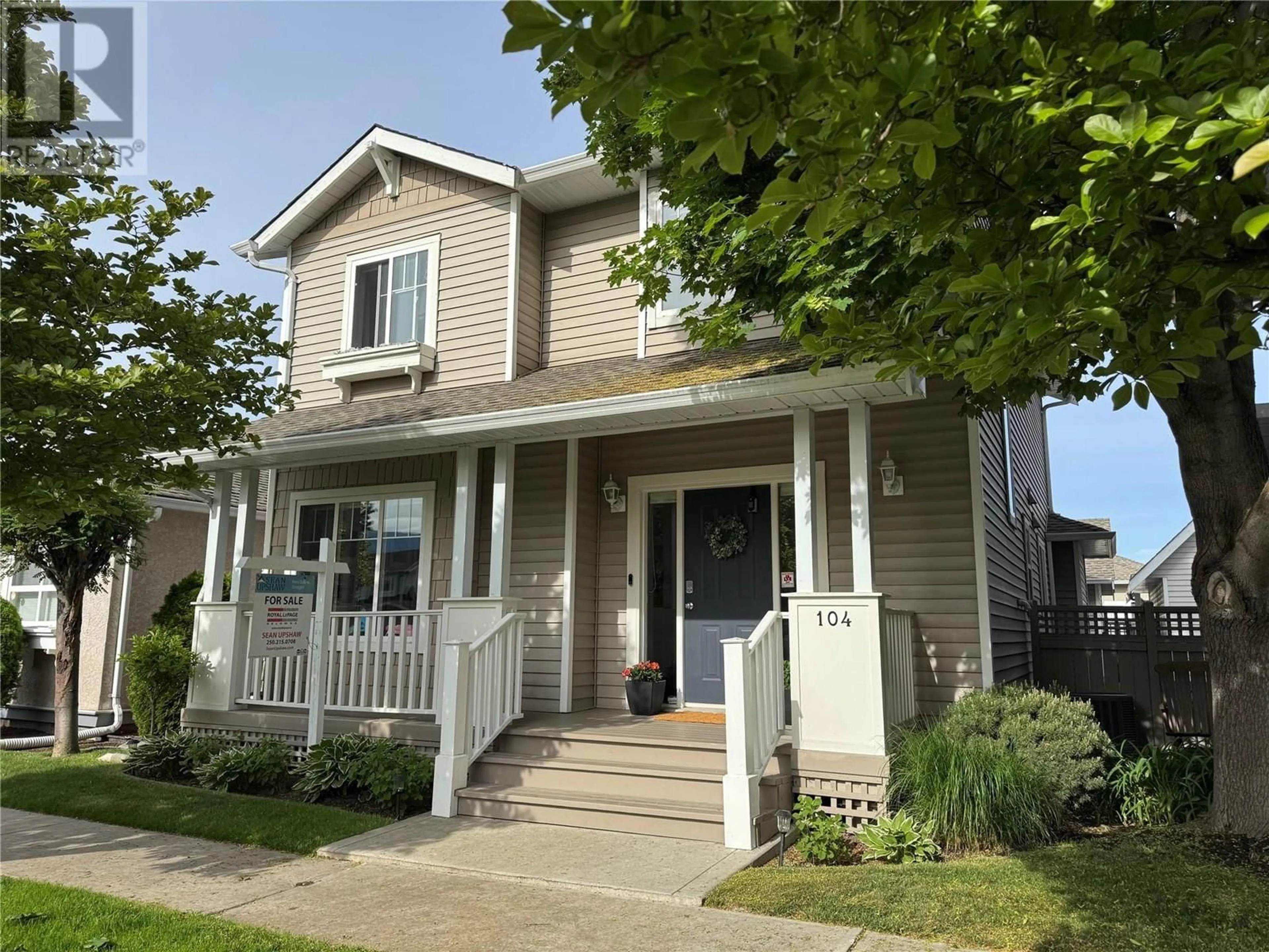 Home with vinyl exterior material, street for 104 - 665 COOK ROAD, Kelowna British Columbia V1W4T4