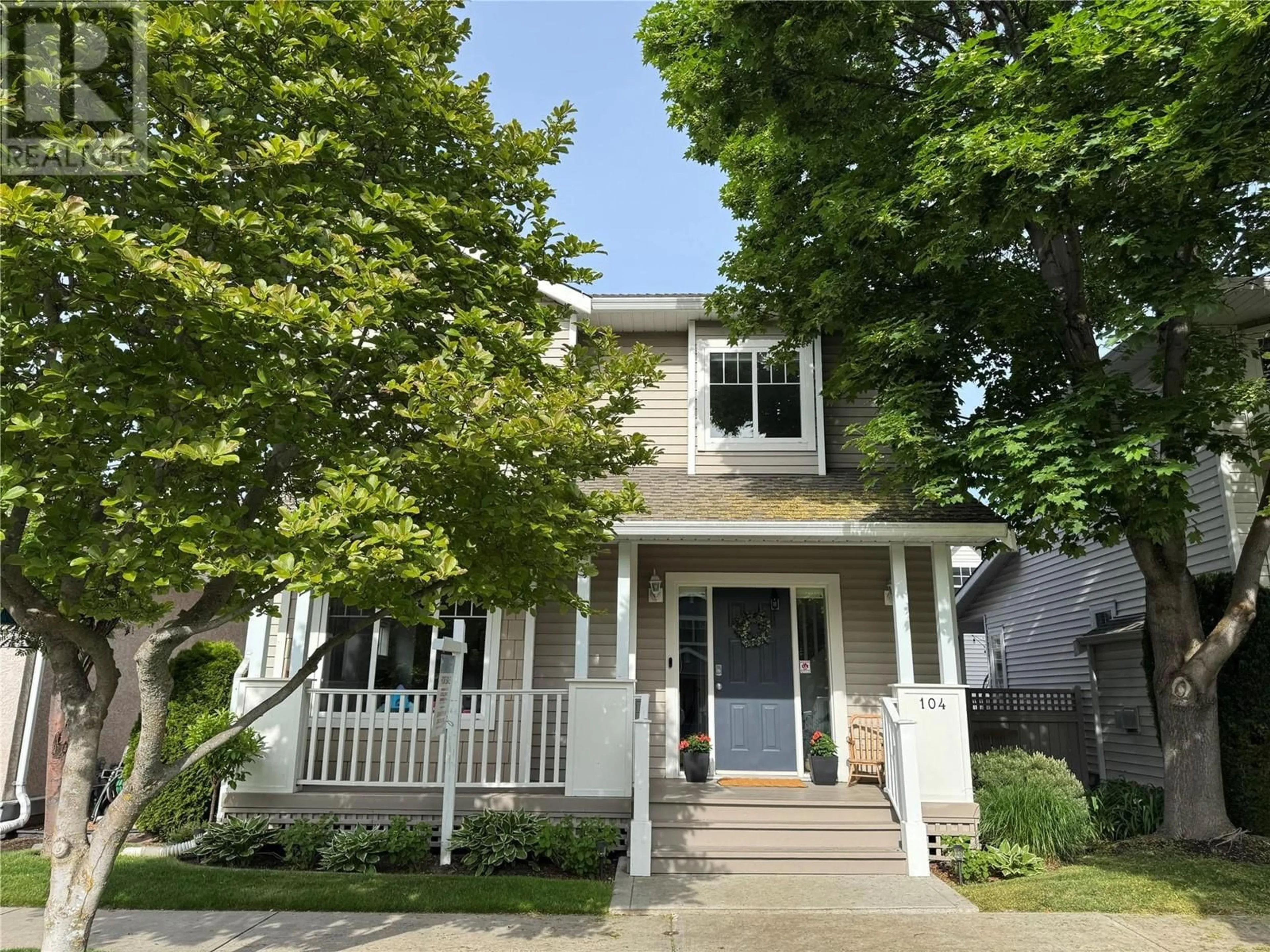 Home with vinyl exterior material, street for 104 - 665 COOK ROAD, Kelowna British Columbia V1W4T4