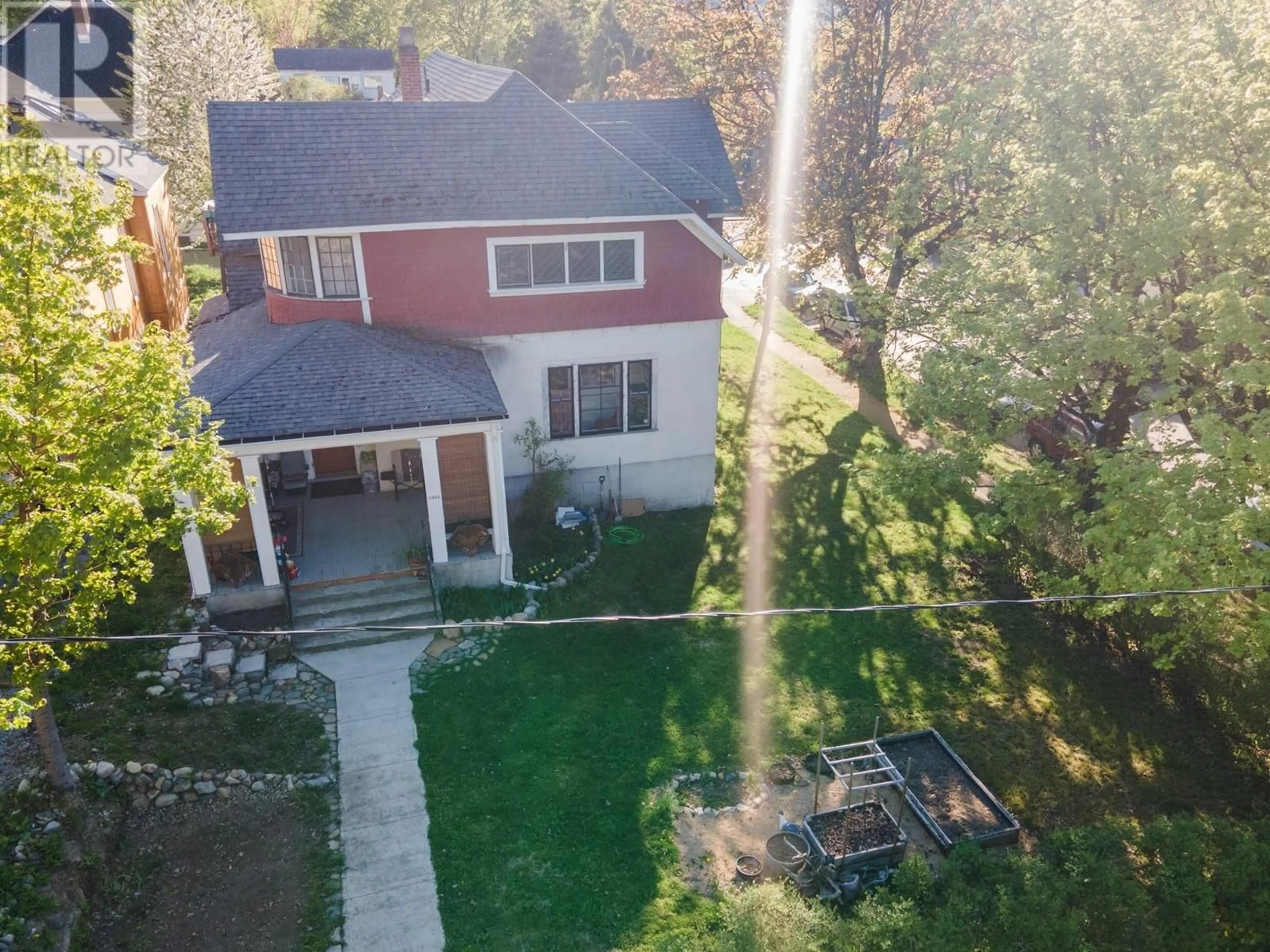 A pic from outside/outdoor area/front of a property/back of a property/a pic from drone, street for 1004 STANLEY STREET, Nelson British Columbia V1L1P2
