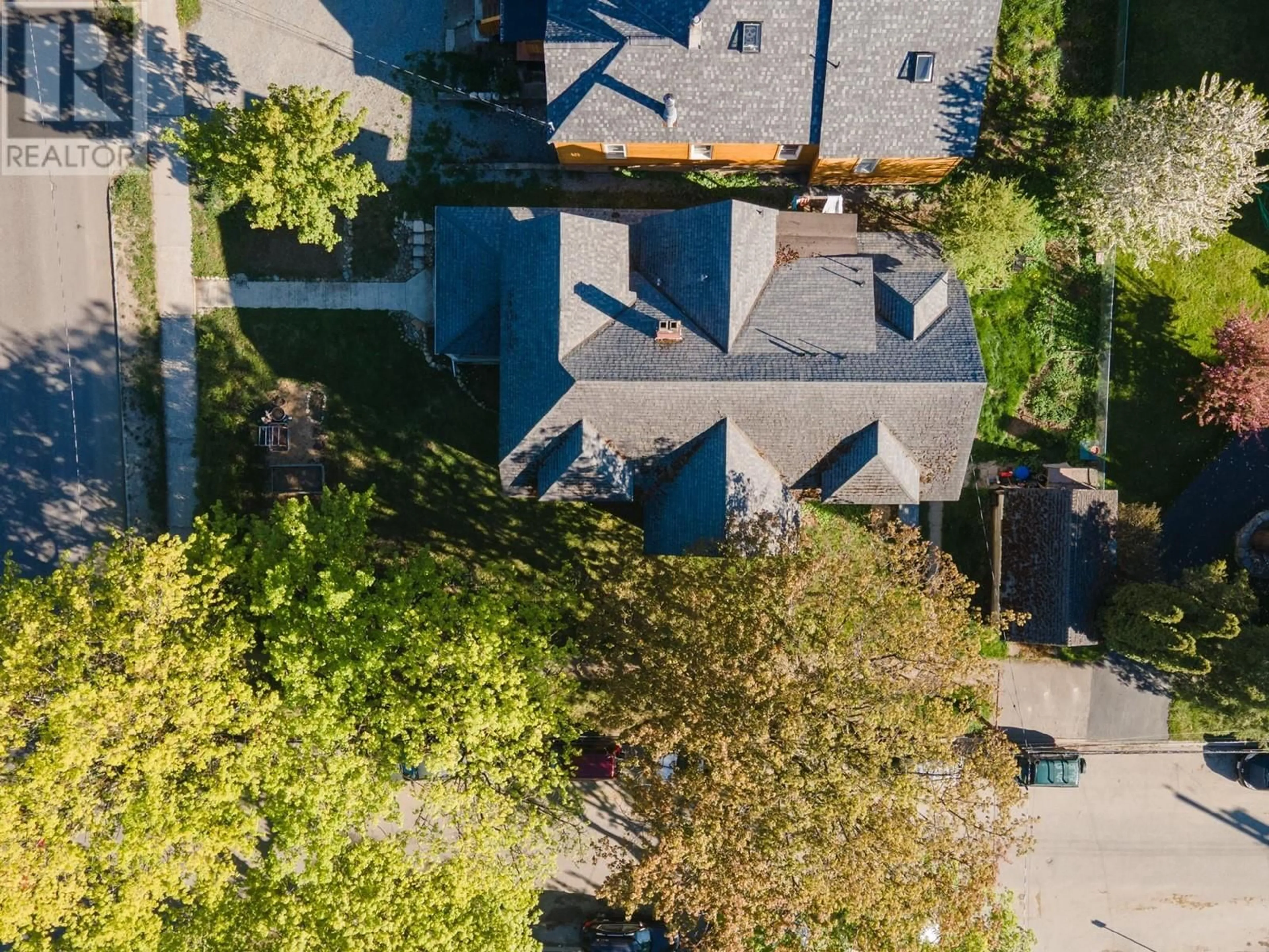 A pic from outside/outdoor area/front of a property/back of a property/a pic from drone, street for 1004 STANLEY STREET, Nelson British Columbia V1L1P2