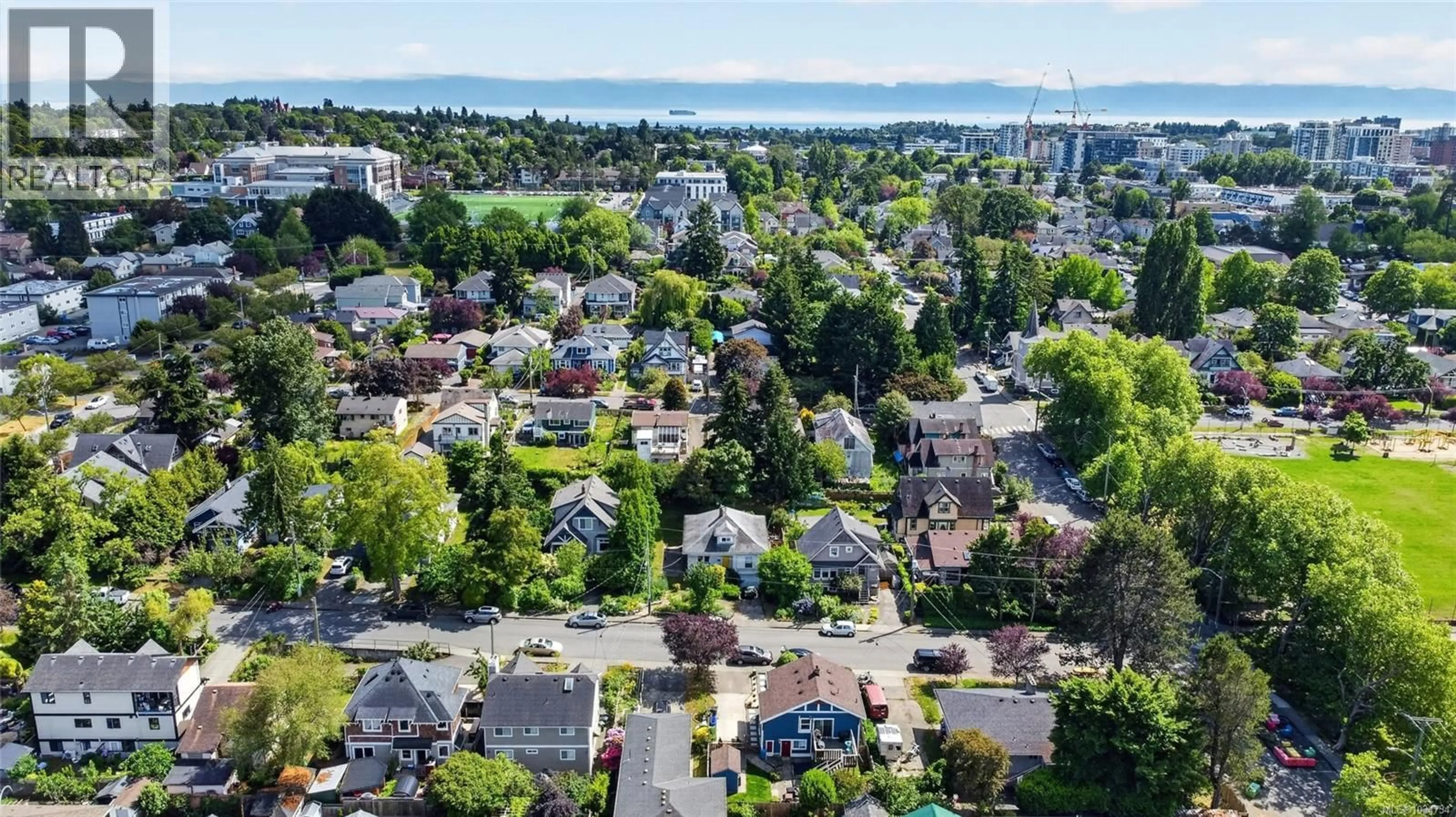 A pic from outside/outdoor area/front of a property/back of a property/a pic from drone, unknown for 1215 QUEENS AVENUE, Victoria British Columbia V8T1N1