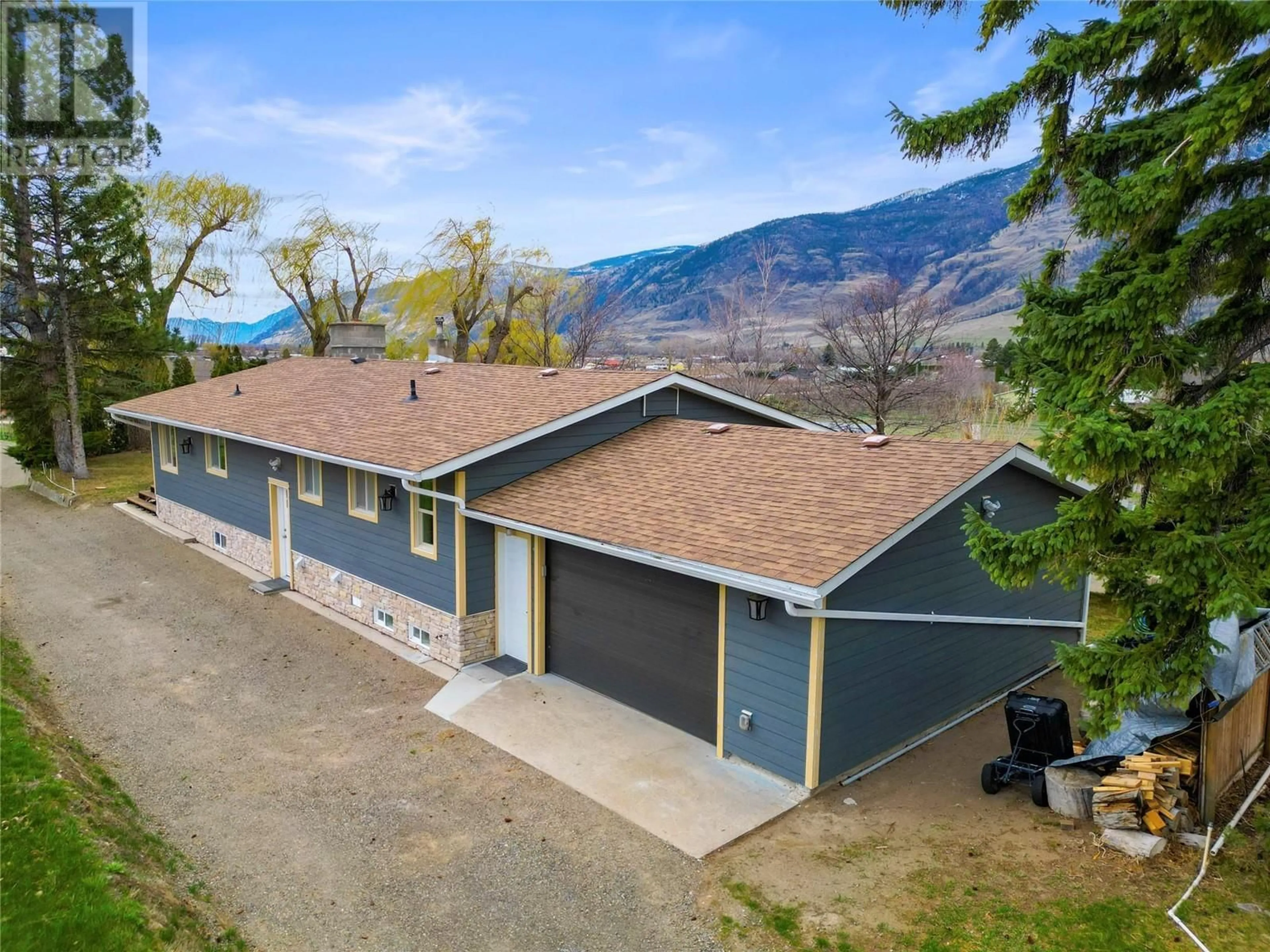 A pic from outside/outdoor area/front of a property/back of a property/a pic from drone, mountain view for 715 LOWE DRIVE, Cawston British Columbia V0X1C2
