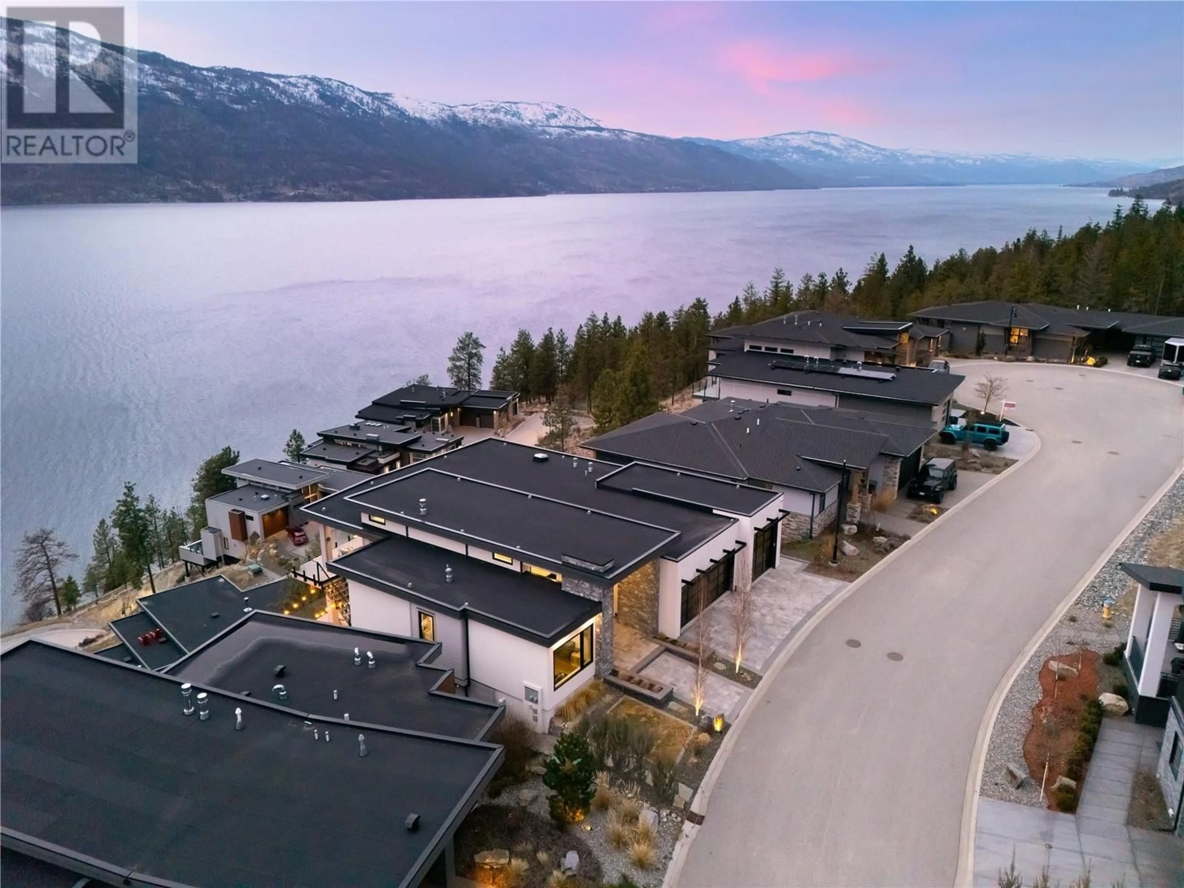 A pic from outside/outdoor area/front of a property/back of a property/a pic from drone, unknown for 3610 BOXWOOD ROAD, Kelowna British Columbia V1V3G2