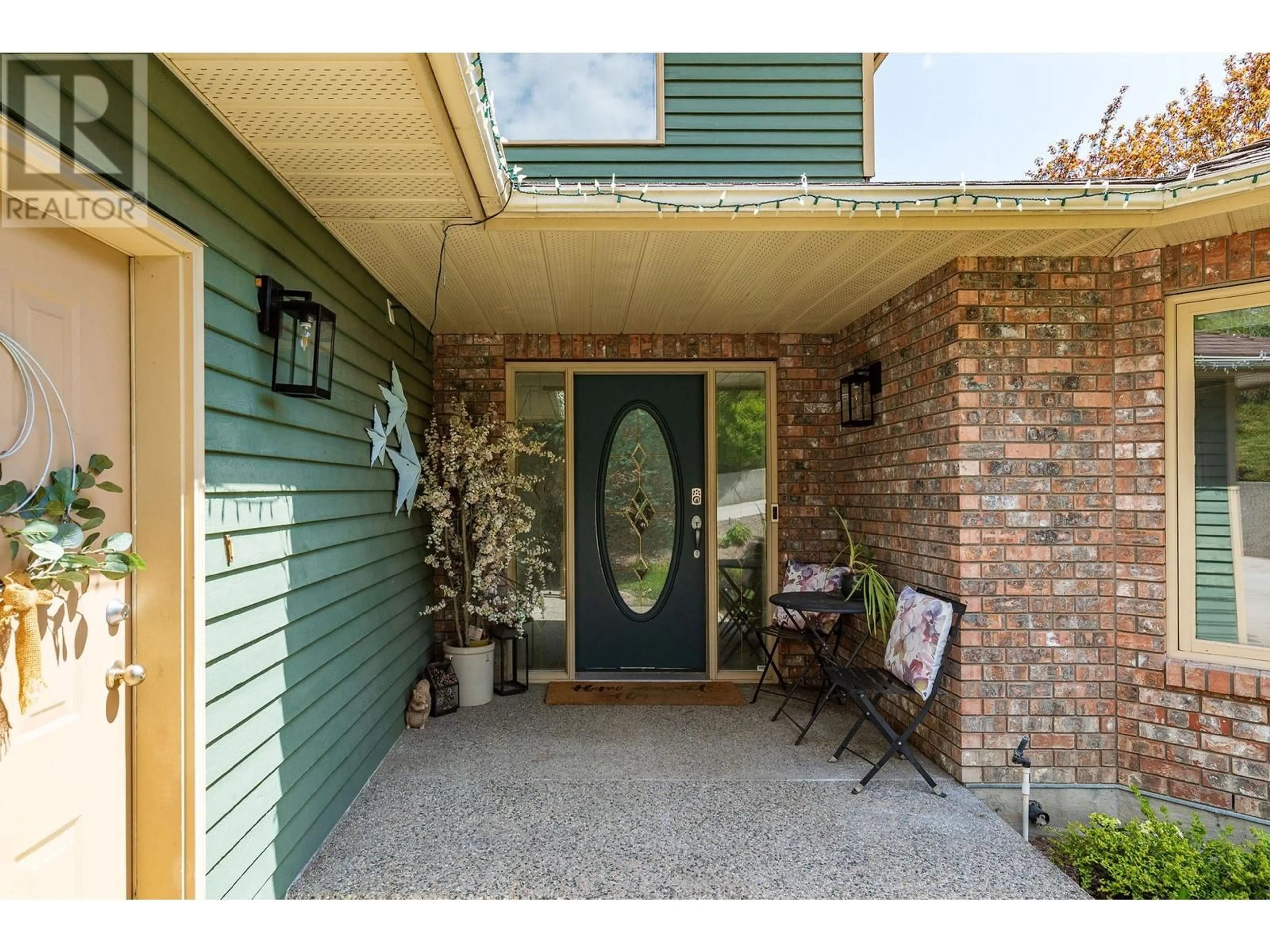 Indoor entryway for 1575 WEST KELOWNA ROAD, West Kelowna British Columbia V1Z3H5