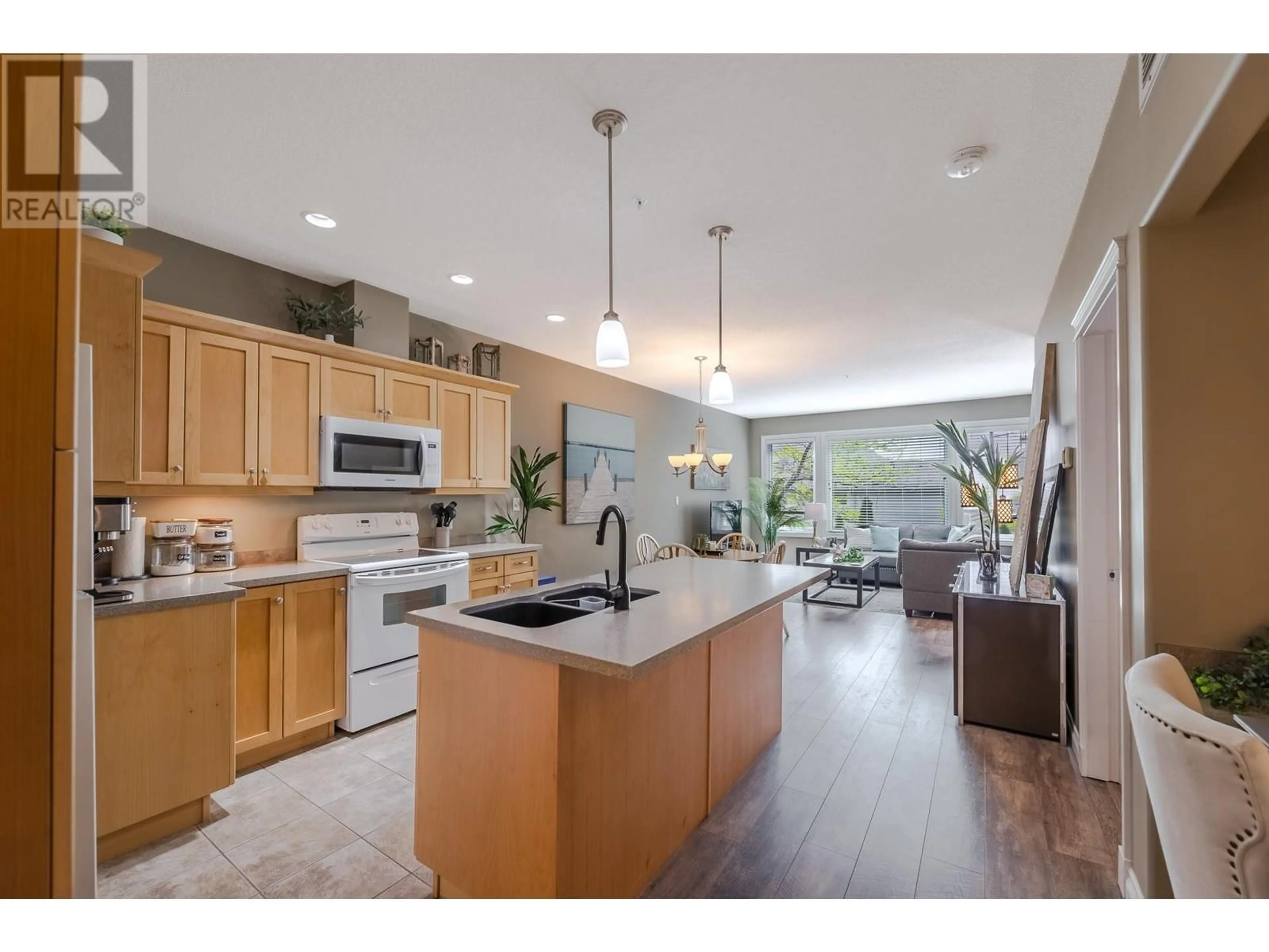 Open concept kitchen, unknown for 209 - 3313 WILSON STREET, Penticton British Columbia V2A8J3