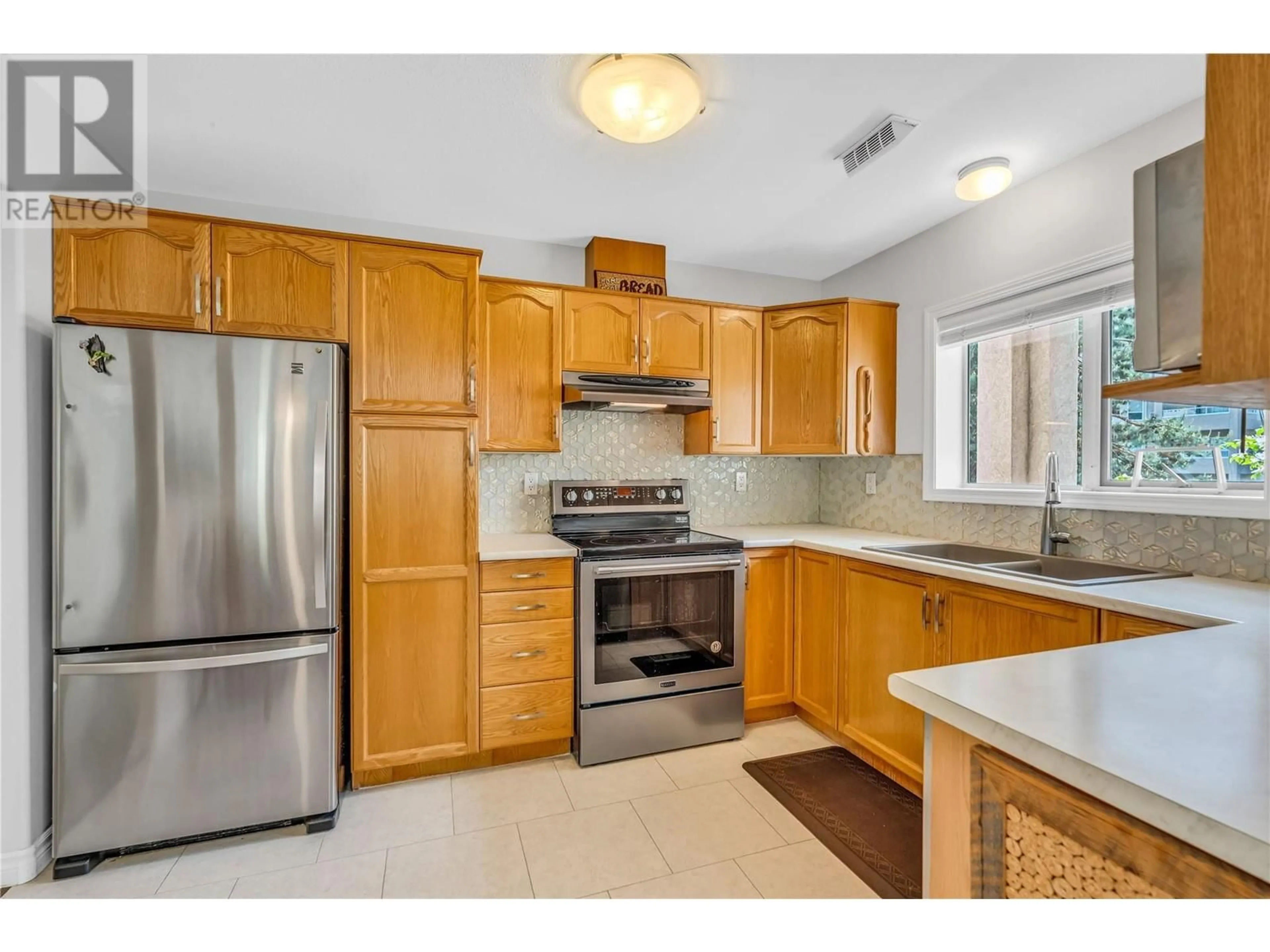 Unknown for 201 - 2245 ATKINSON STREET, Penticton British Columbia V2A8R7
