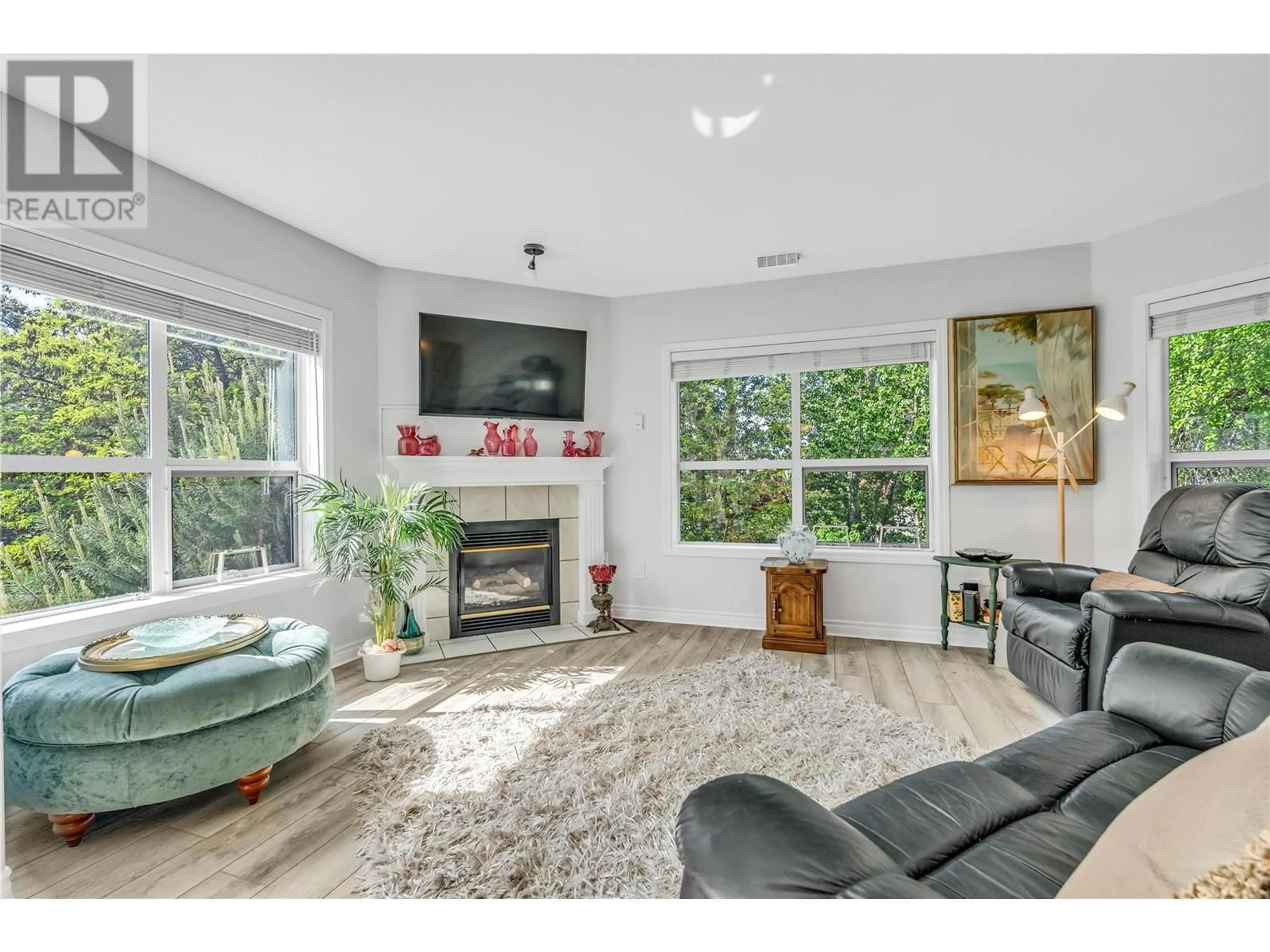 Living room with furniture, unknown for 201 - 2245 ATKINSON STREET, Penticton British Columbia V2A8R7