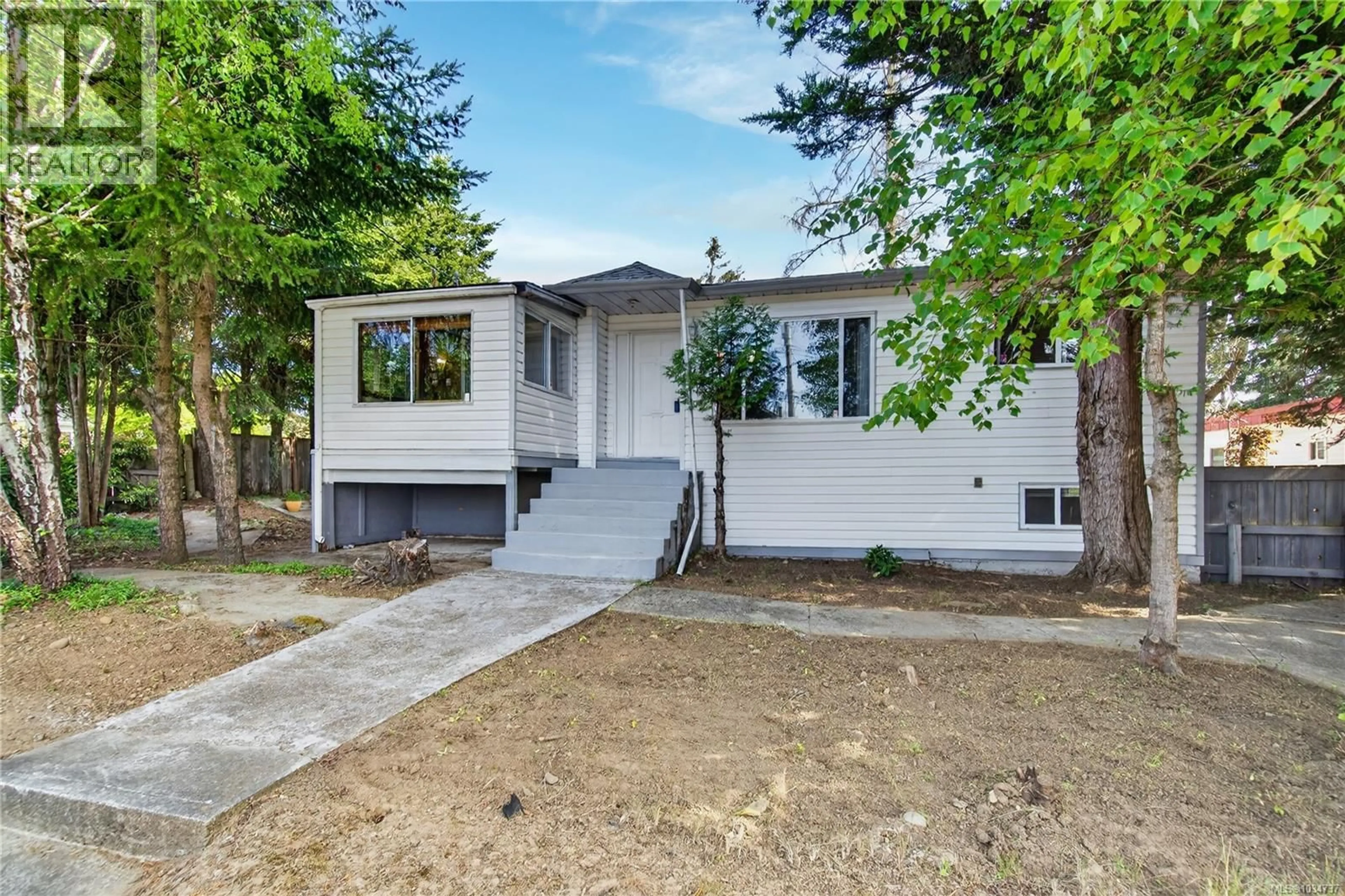 Home with vinyl exterior material, street for 1250 TOWNSITE ROAD, Nanaimo British Columbia V9S1M8