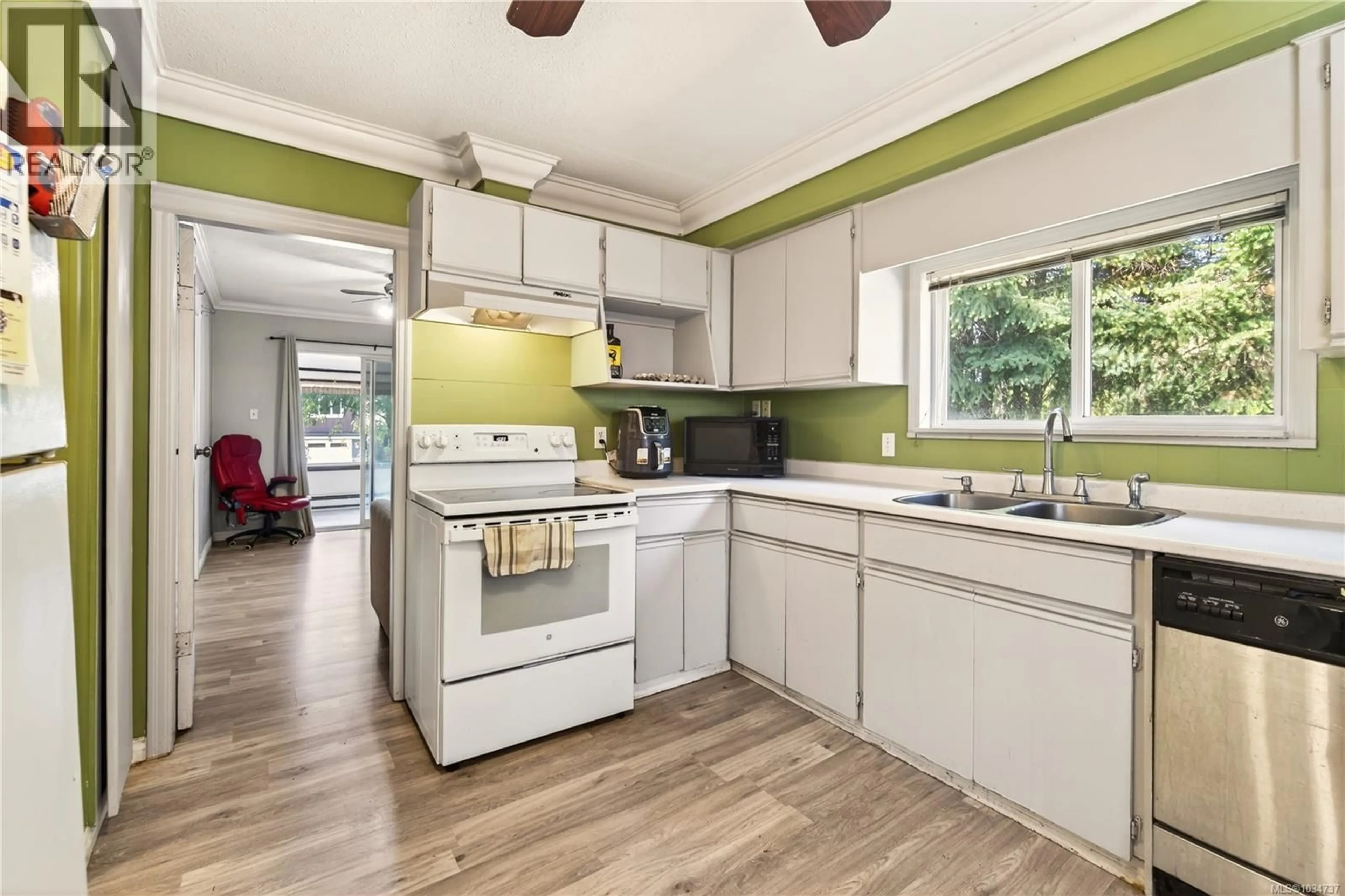 Open concept kitchen, unknown for 1250 TOWNSITE ROAD, Nanaimo British Columbia V9S1M8