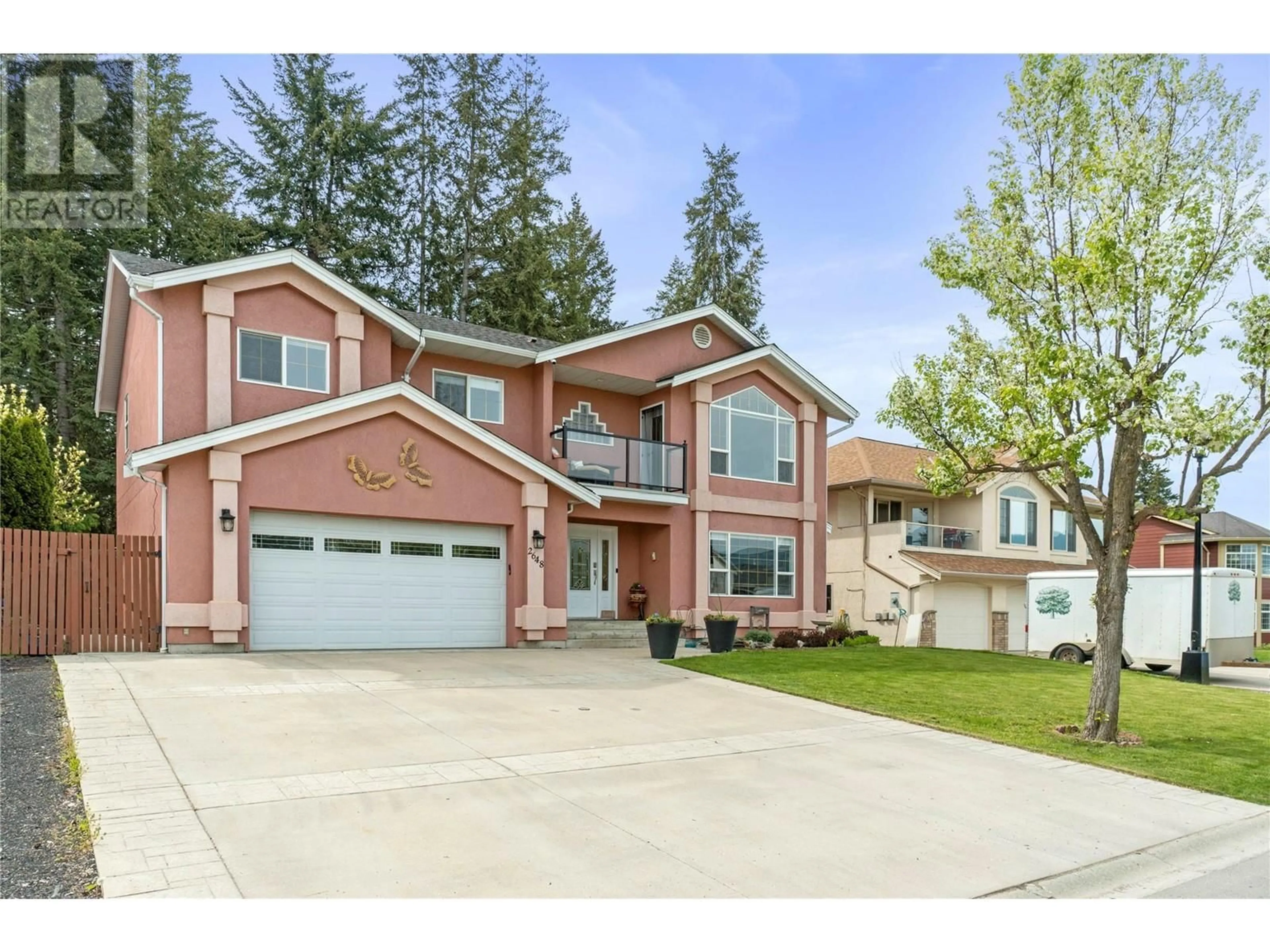 Home with vinyl exterior material, street for 2648 4B AVENUE SOUTHEAST, Salmon Arm British Columbia V1E1K8