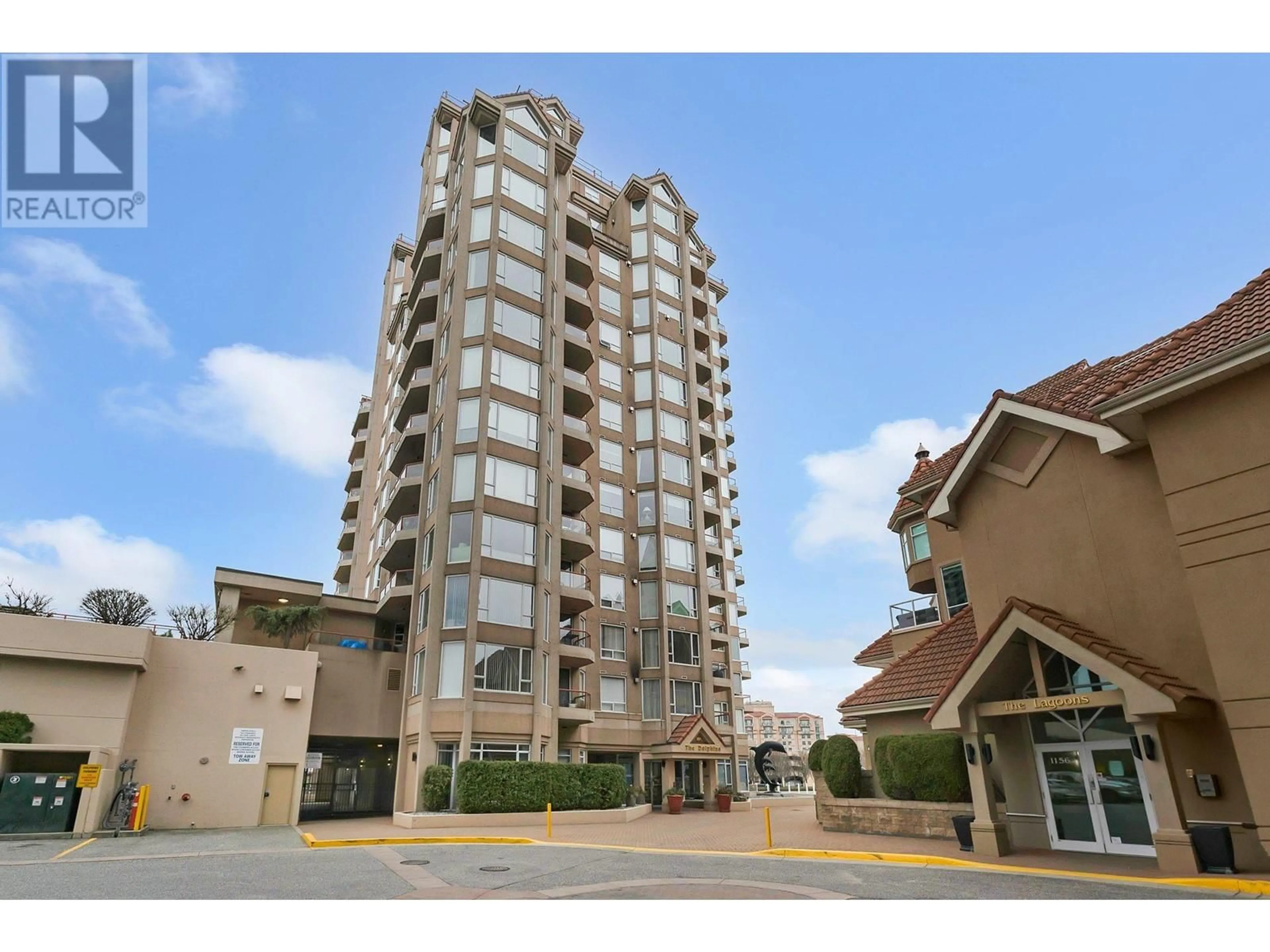 Indoor foyer for #203 - 1160 SUNSET DRIVE, Kelowna British Columbia V1Y9P7