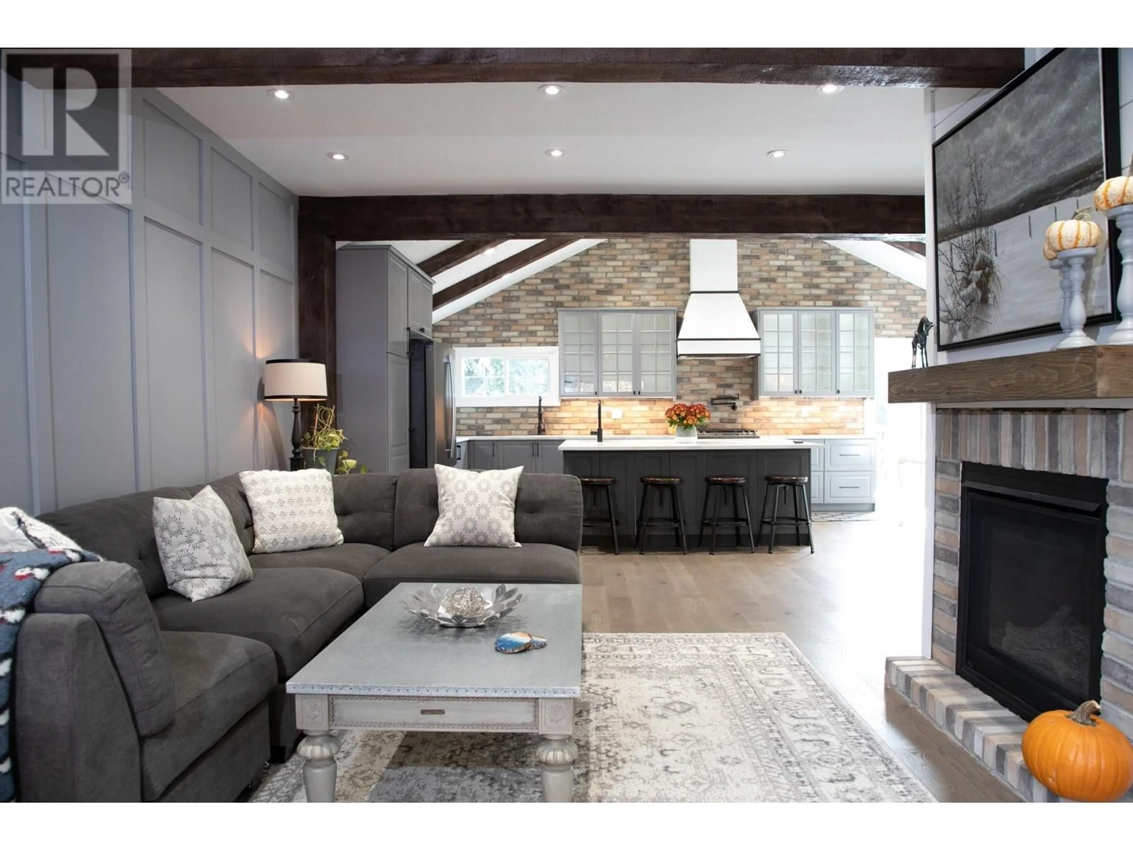Open concept kitchen, unknown for 1925 KOOTENAY AVENUE, Rossland British Columbia V0G1Y0