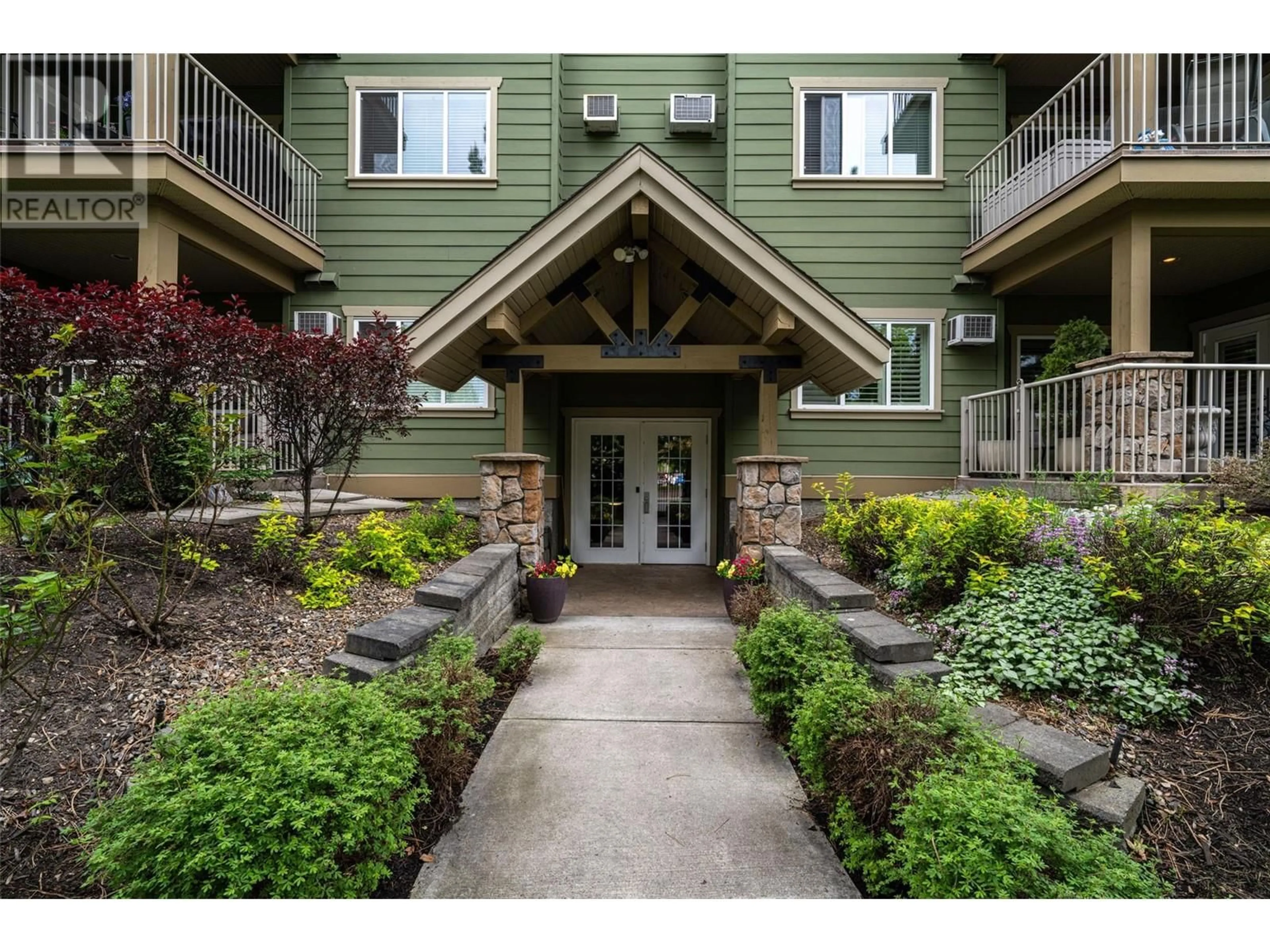 Indoor entryway for 108 - 688 LEQUIME ROAD, Kelowna British Columbia V1W1A4