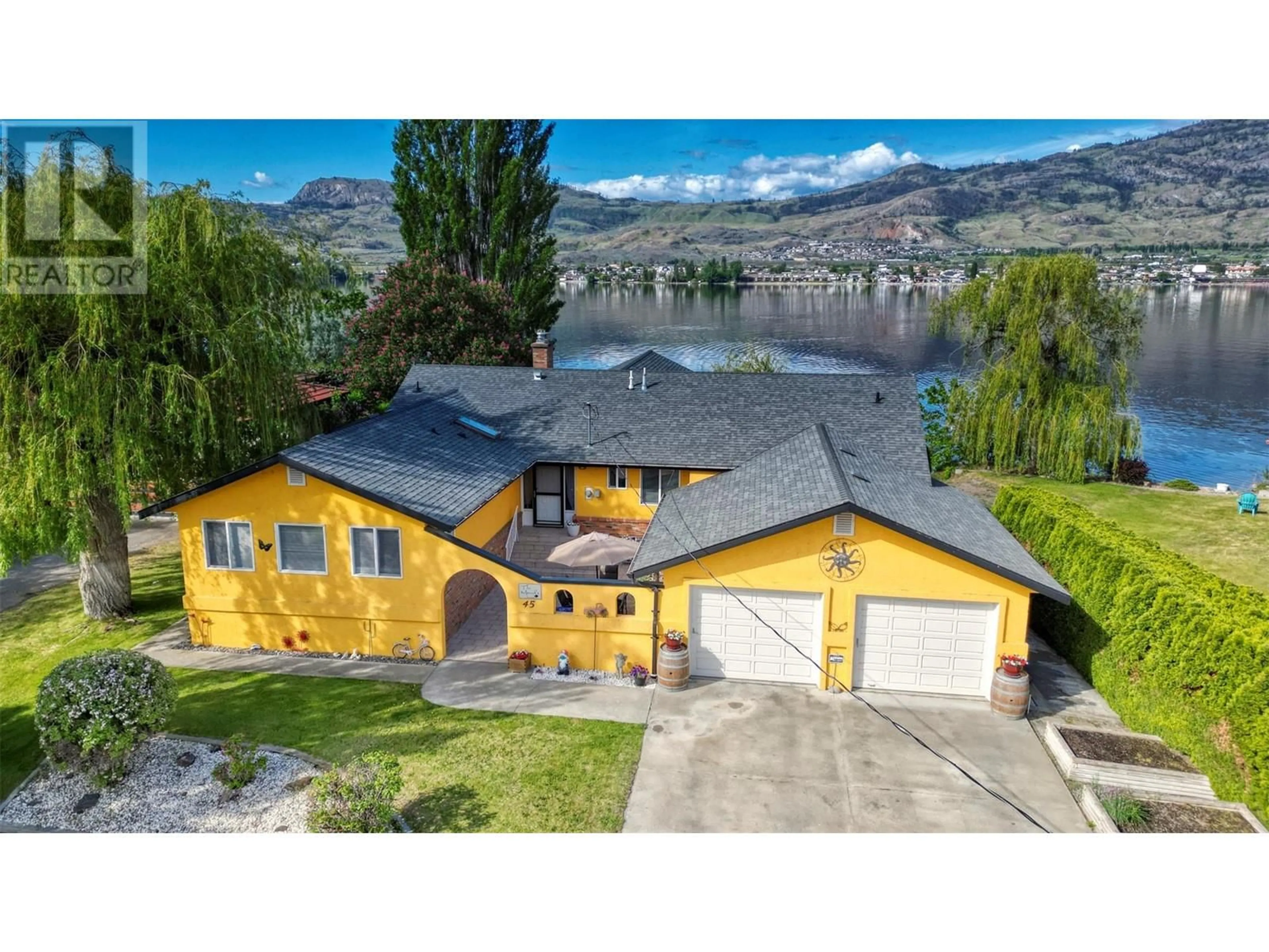 A pic from outside/outdoor area/front of a property/back of a property/a pic from drone, water/lake/river/ocean view for 45 HARBOUR KEY DRIVE, Osoyoos British Columbia V0H1V3