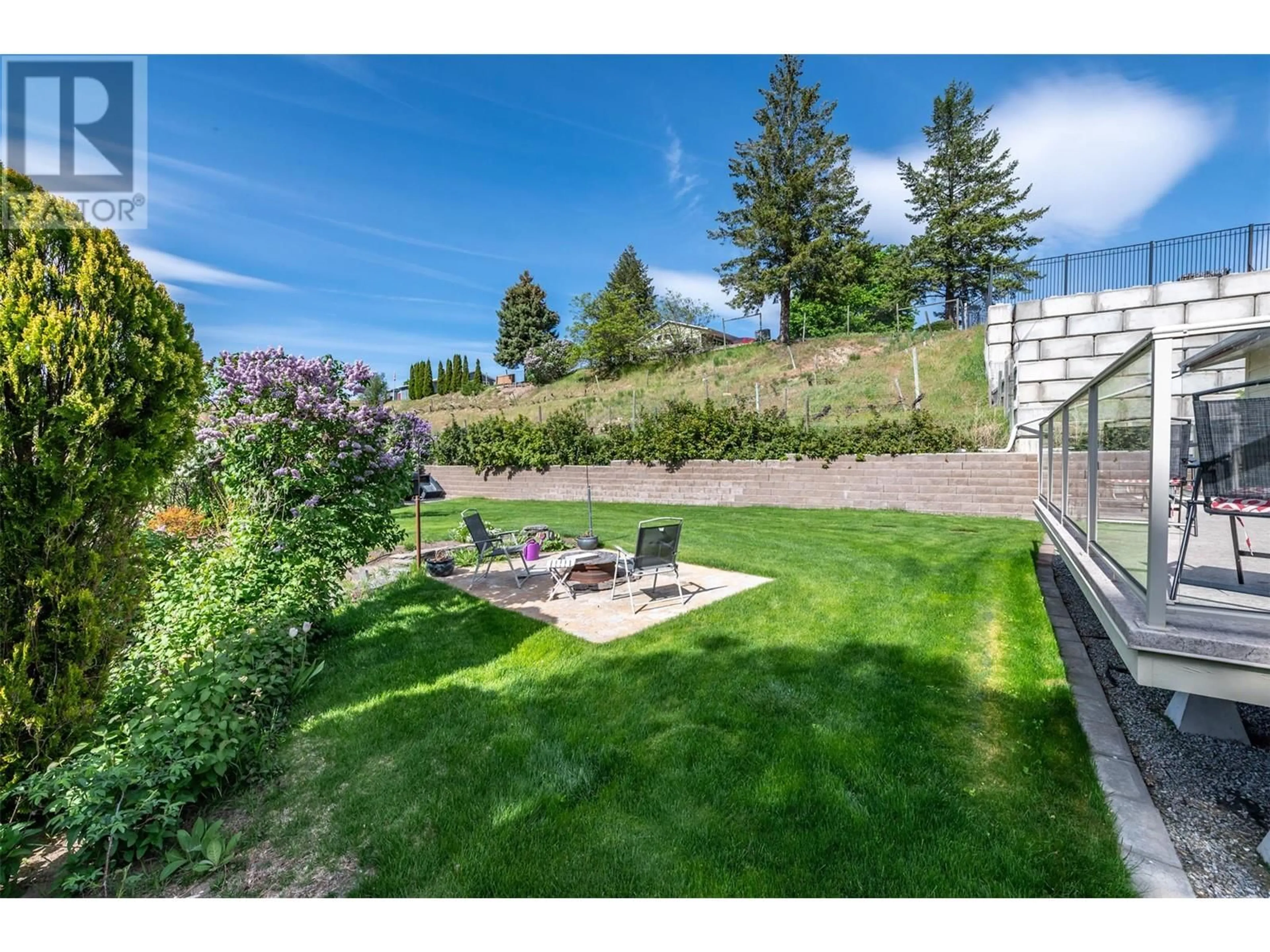 Patio, mountain view for 331 JUNIPER AVENUE, Kaleden British Columbia V0H1K0